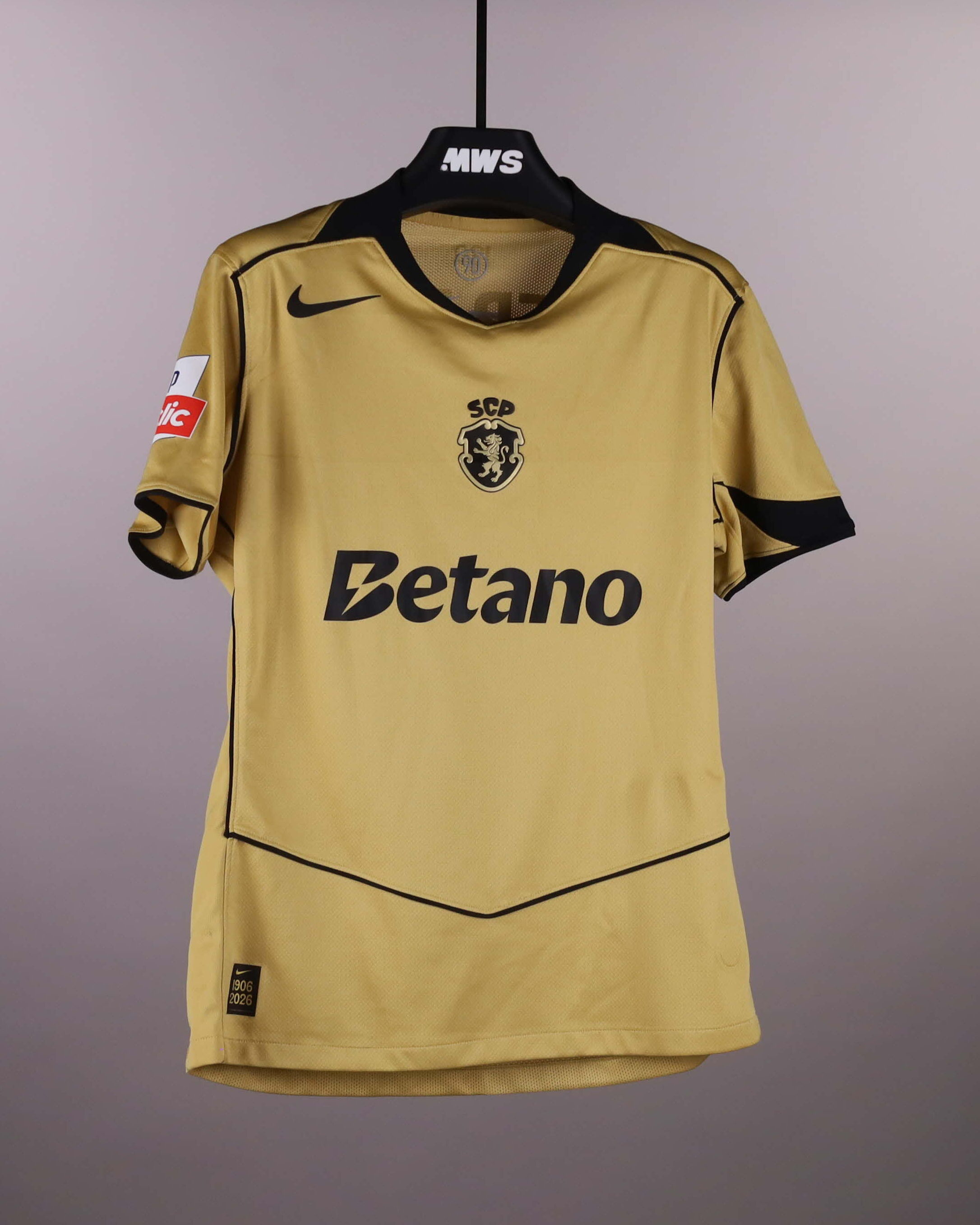 Zeno Debast Sporting CP shirt