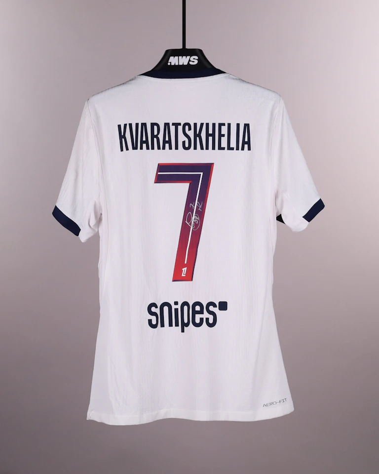 Khvicha Kvaratskhelia Paris Saint-Germain jersey