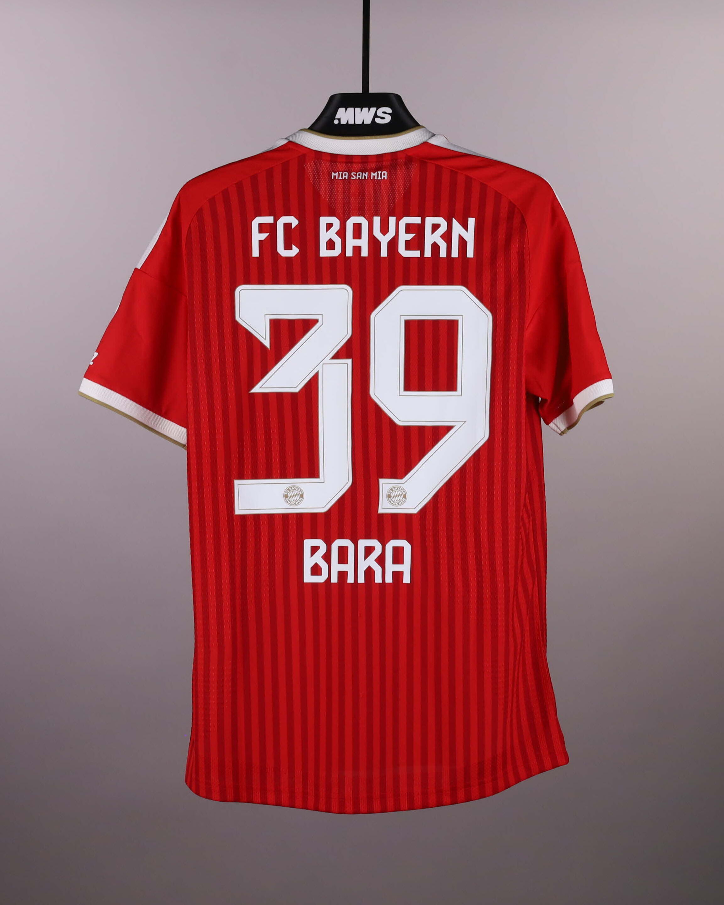 Bara Sapoko Ndiaye FC Bayern München shirt