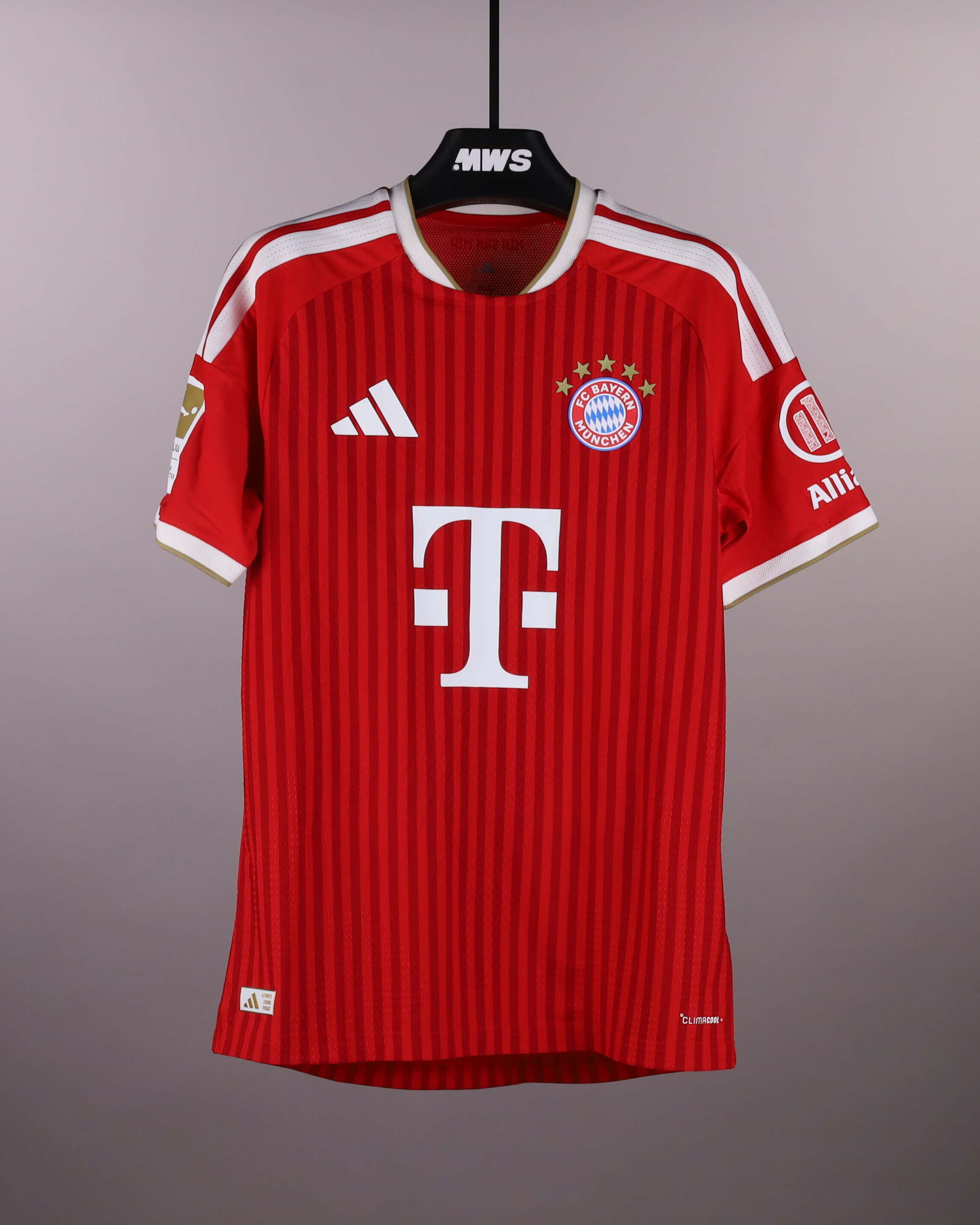 Arijon Ibrahimović FC Bayern München shirt
