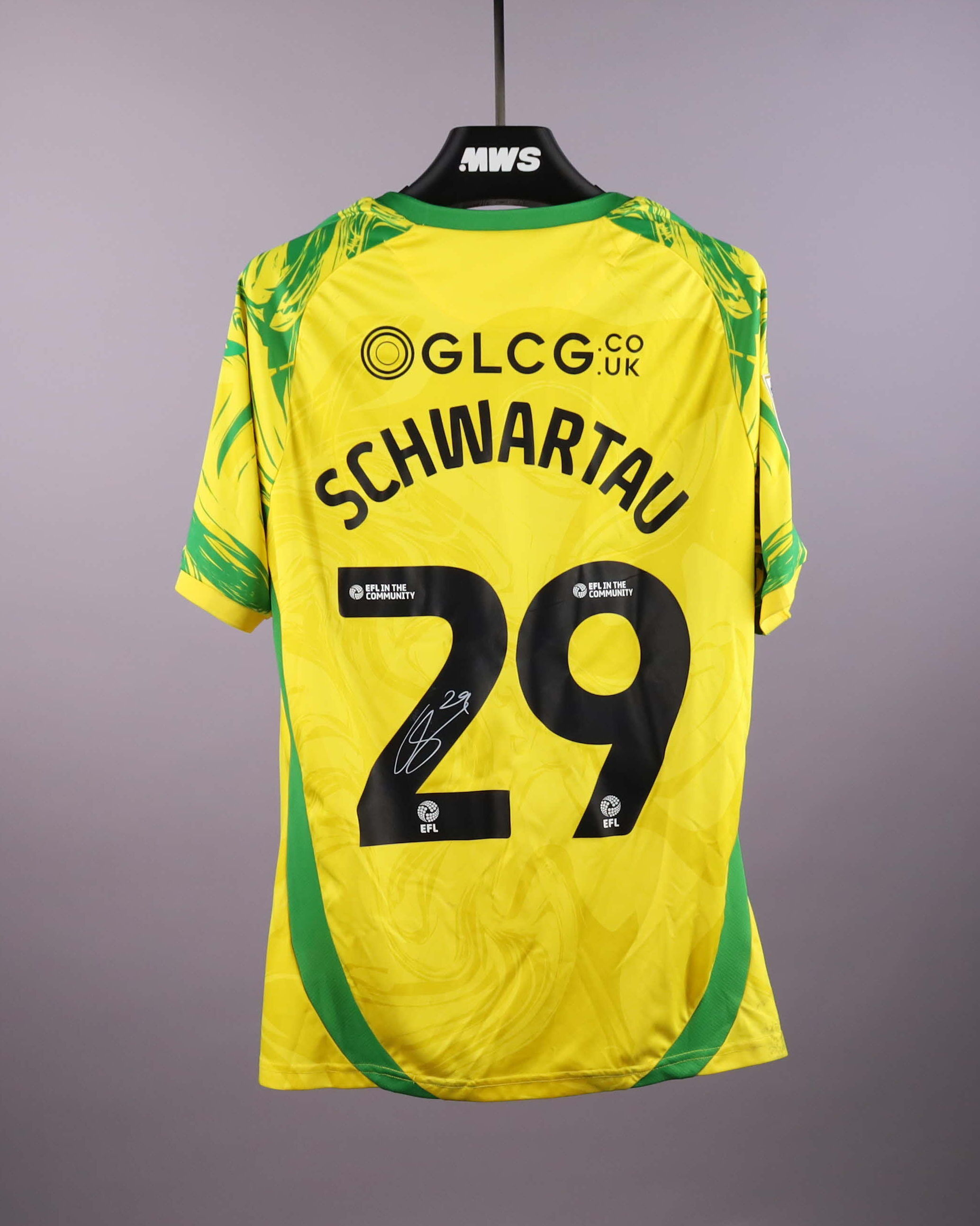 Oscar Schwartau Norwich City jersey