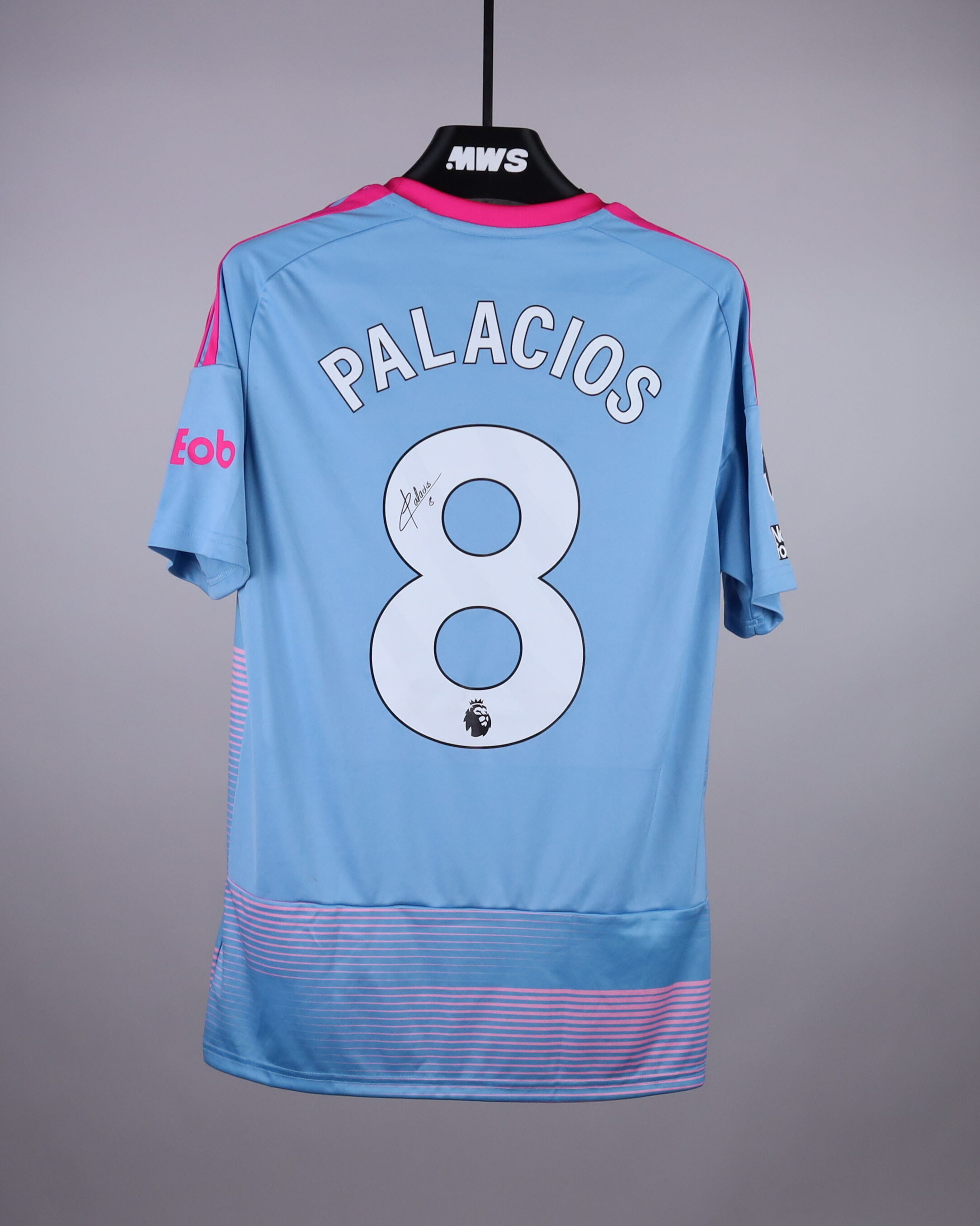 Fulham-Trikot von César Palacios Pérez