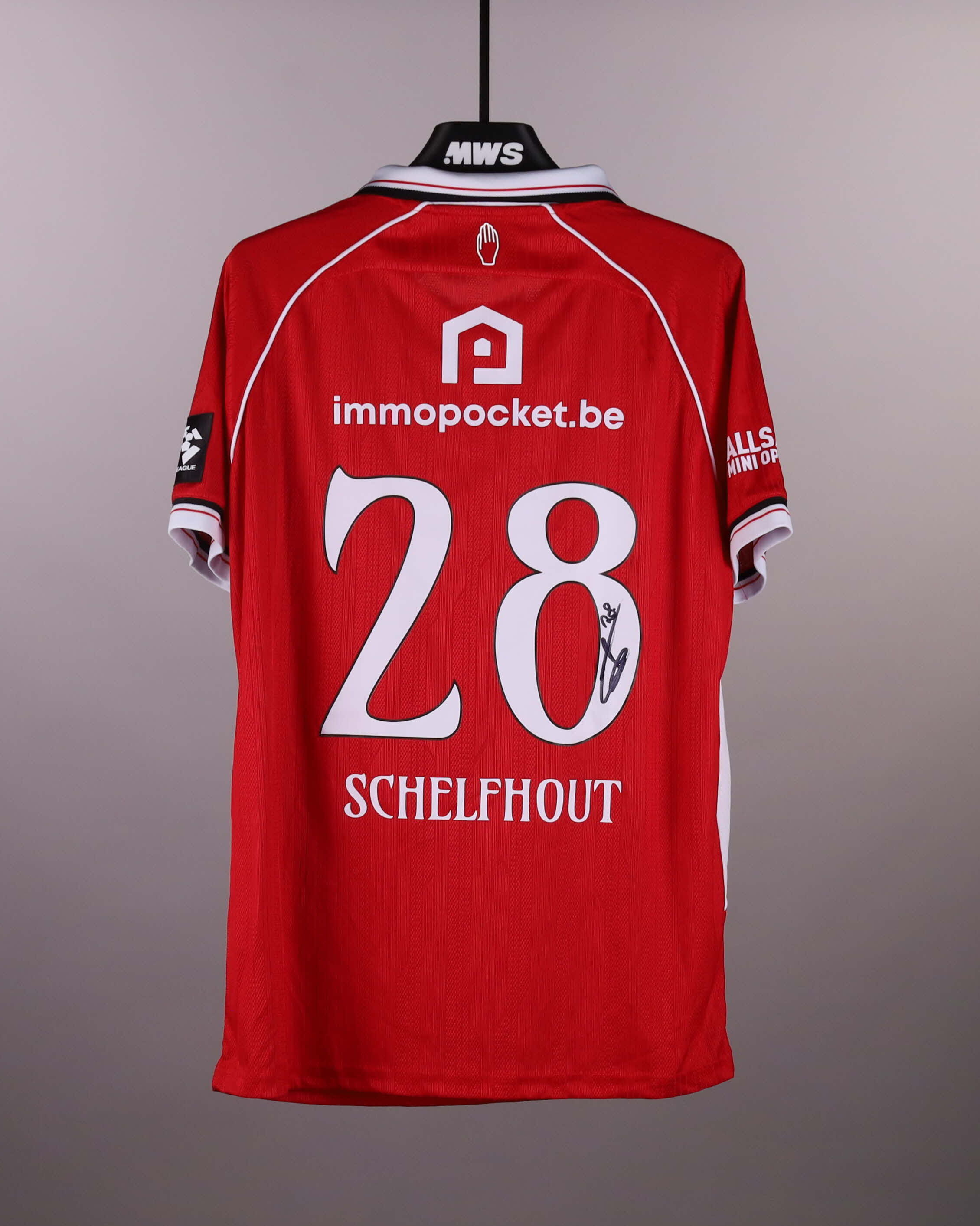 Luca Schelfhout Royal Antwerp FC jersey