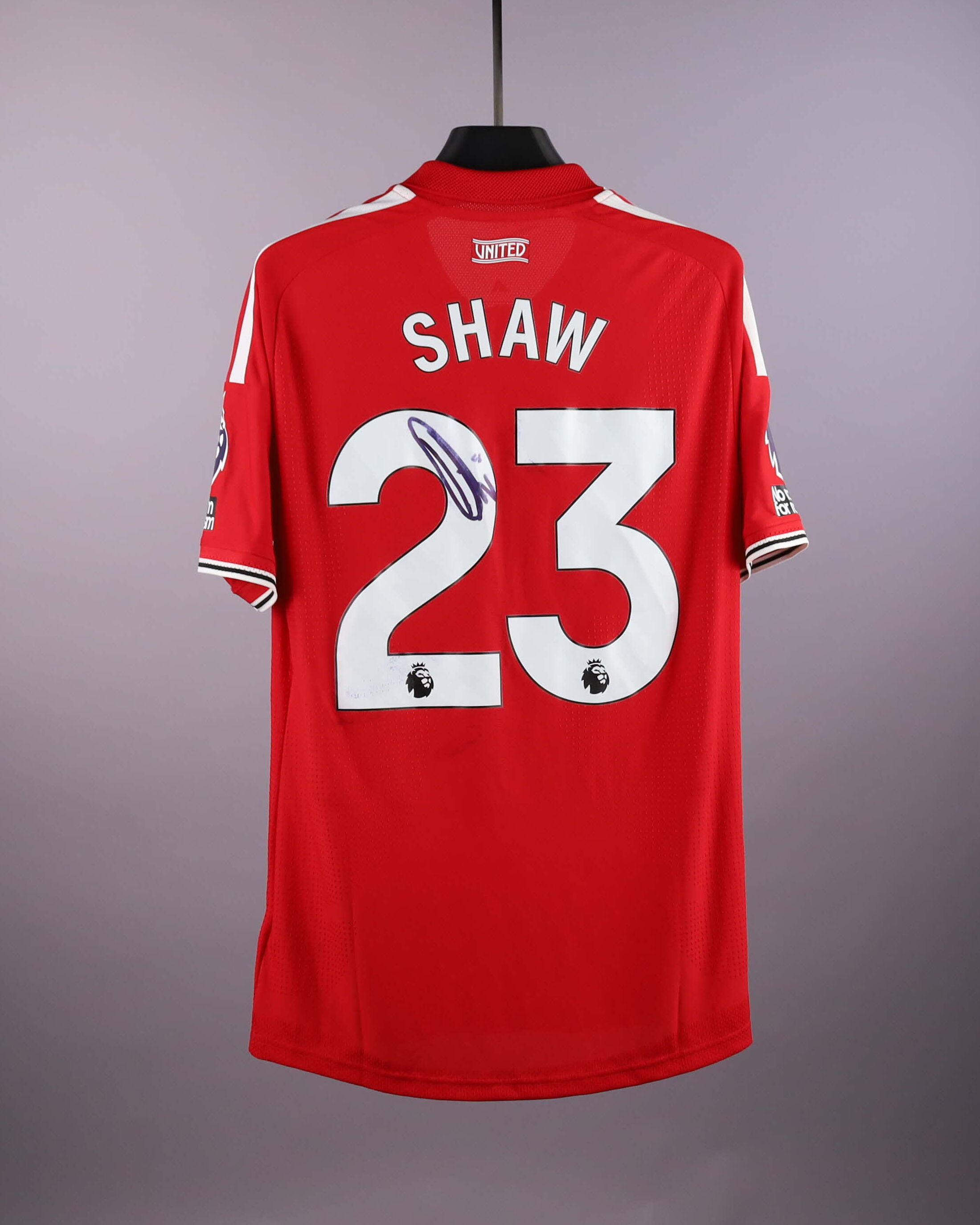 Luke Shaw Manchester United camisa.