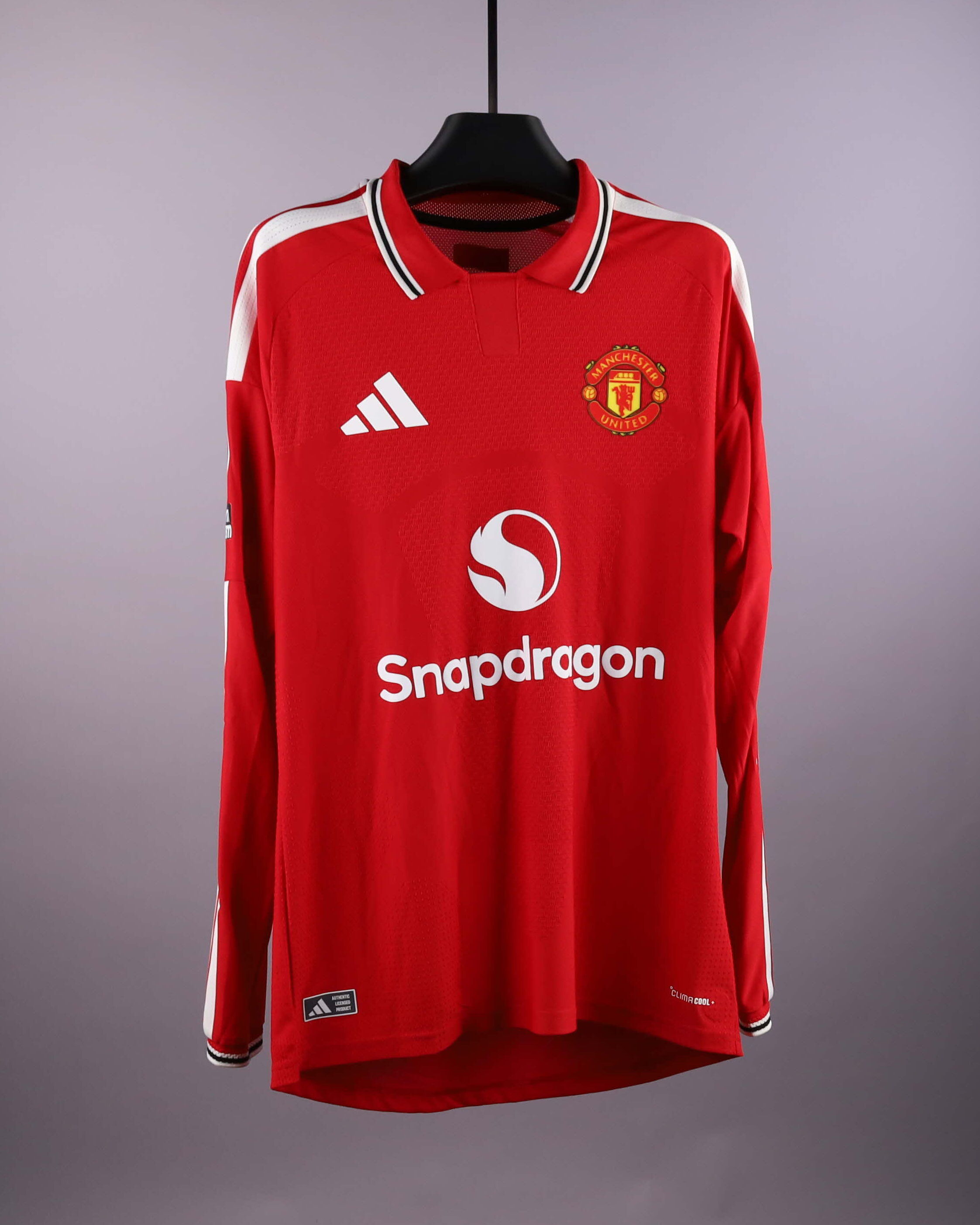 Lisandro Martínez Manchester United camisa.