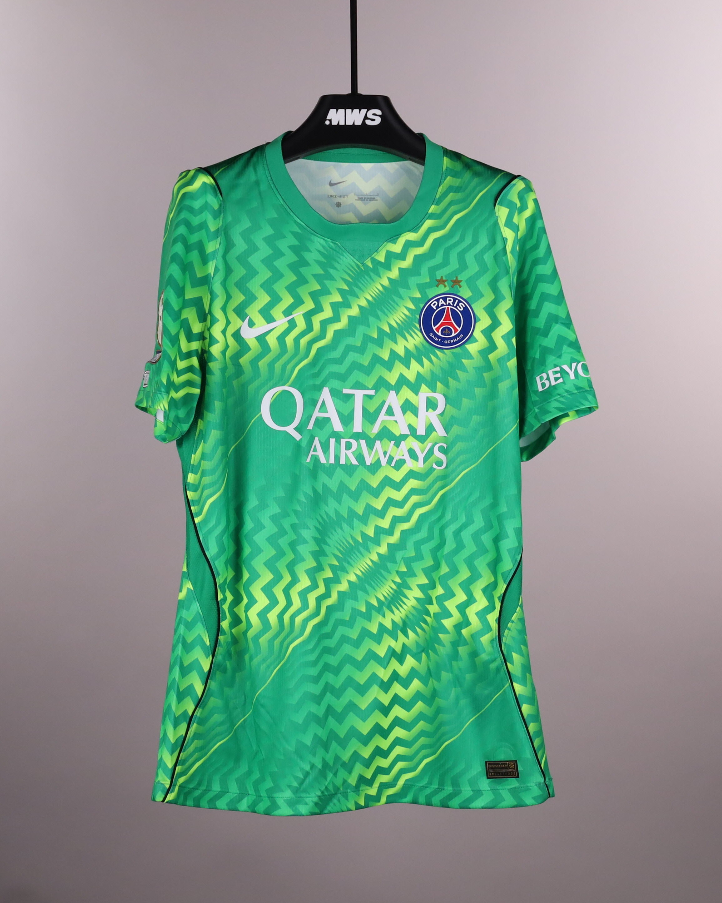 Lucas Chevalier Paris Saint-Germain jersey