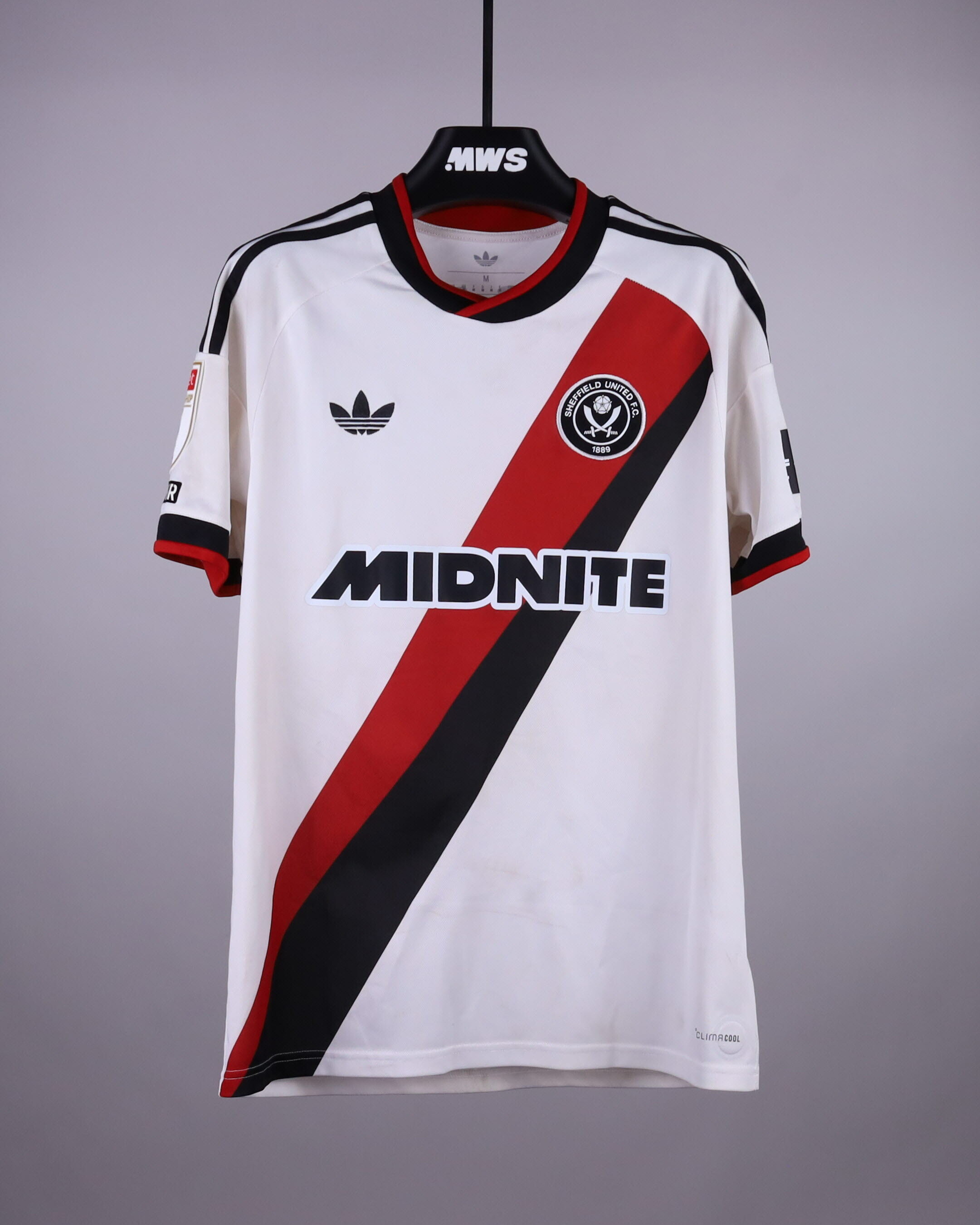 Japhet Tanganga Sheffield United camisa.