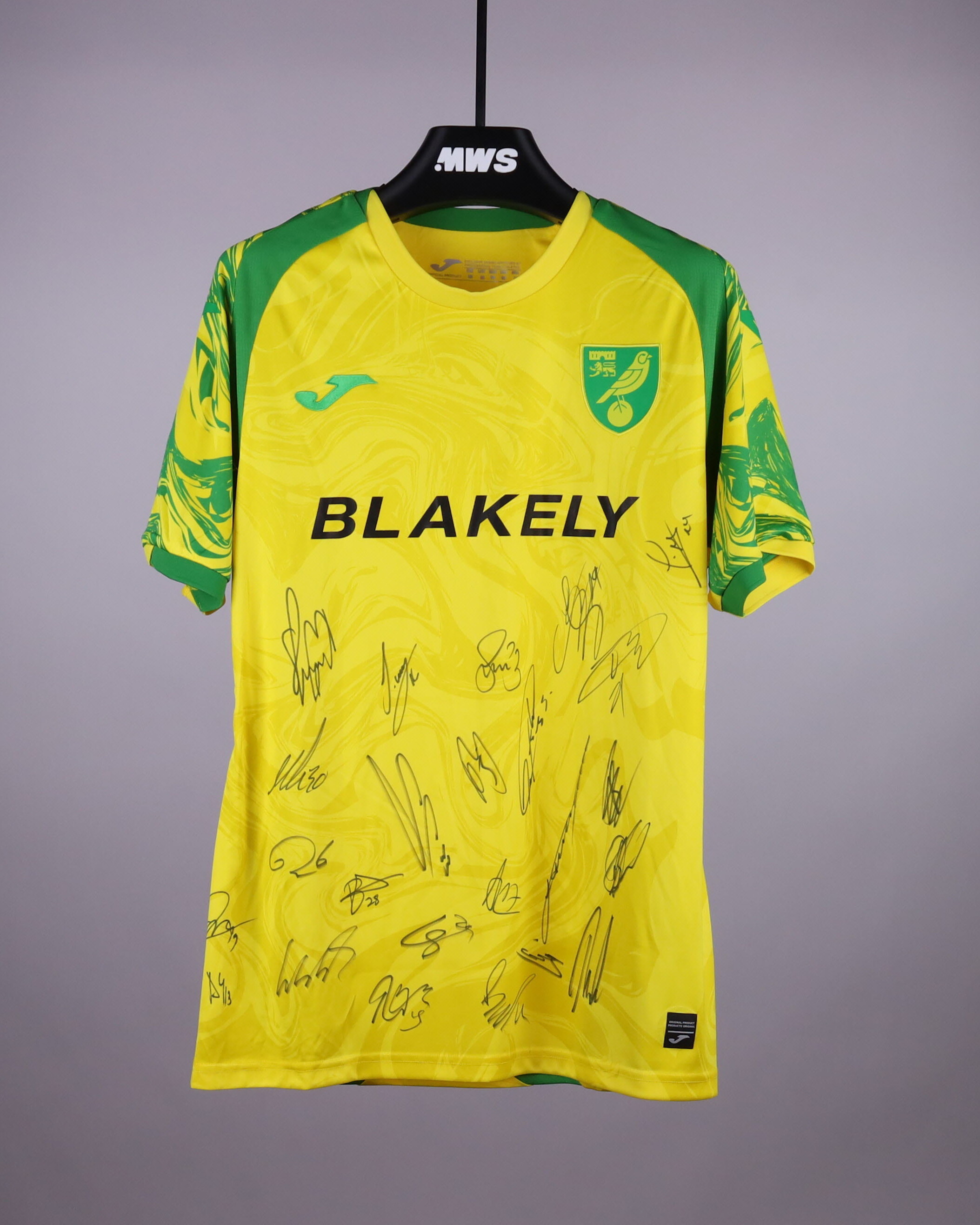 Squad Signed Shirt - 3