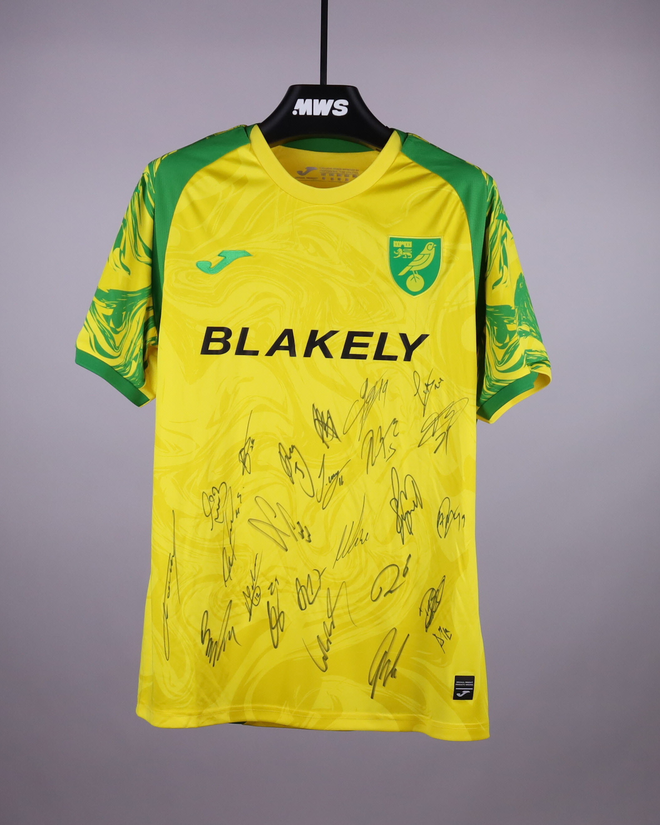 Squad Signed Shirt - 4
