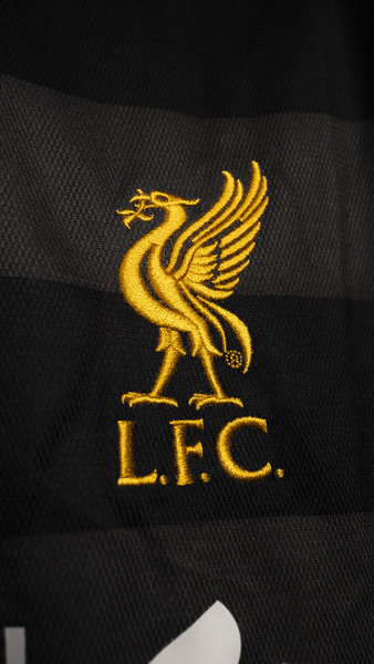 来自Liverpool的Mario Balotelli球衣