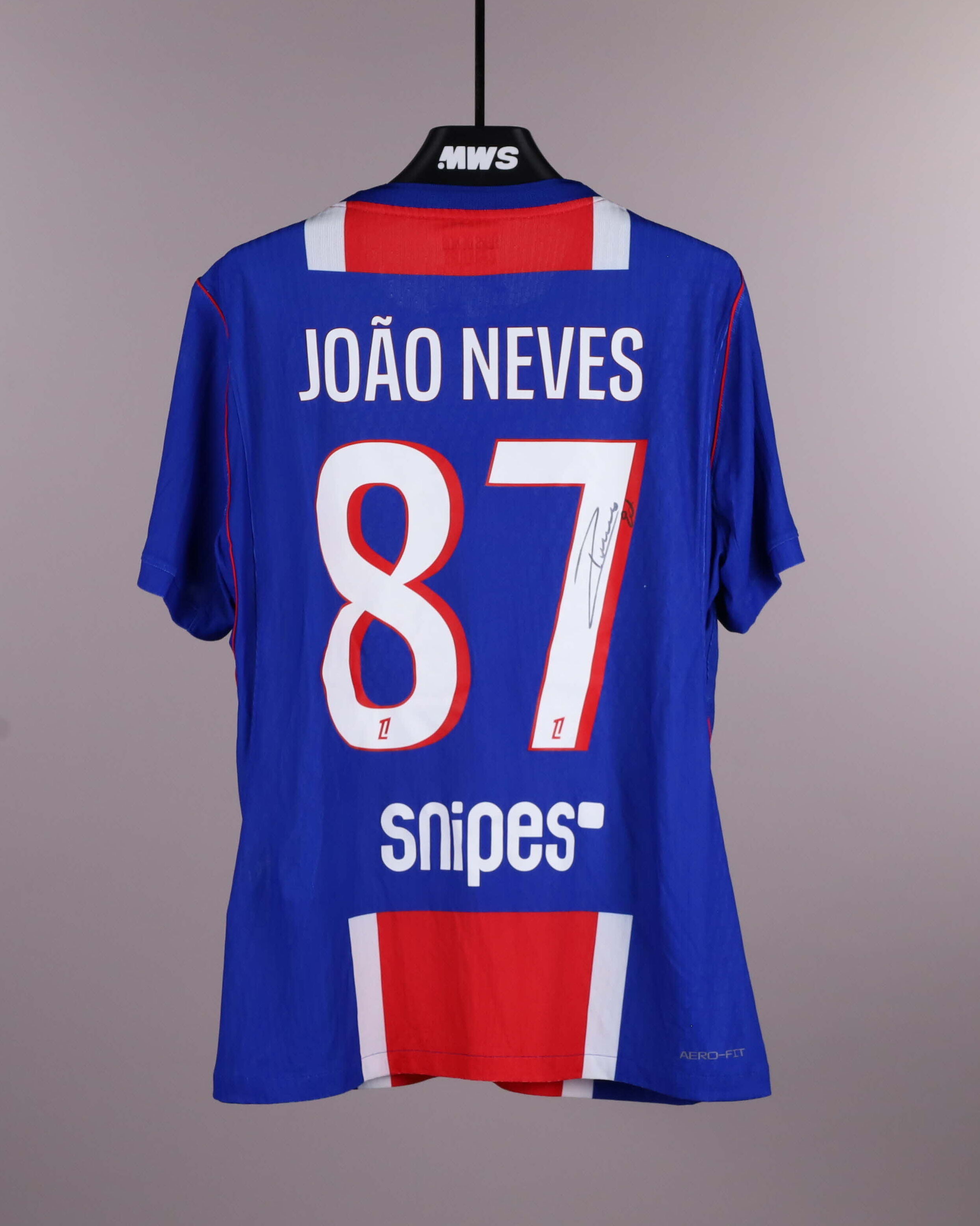 João Neves Paris Saint-Germain shirt