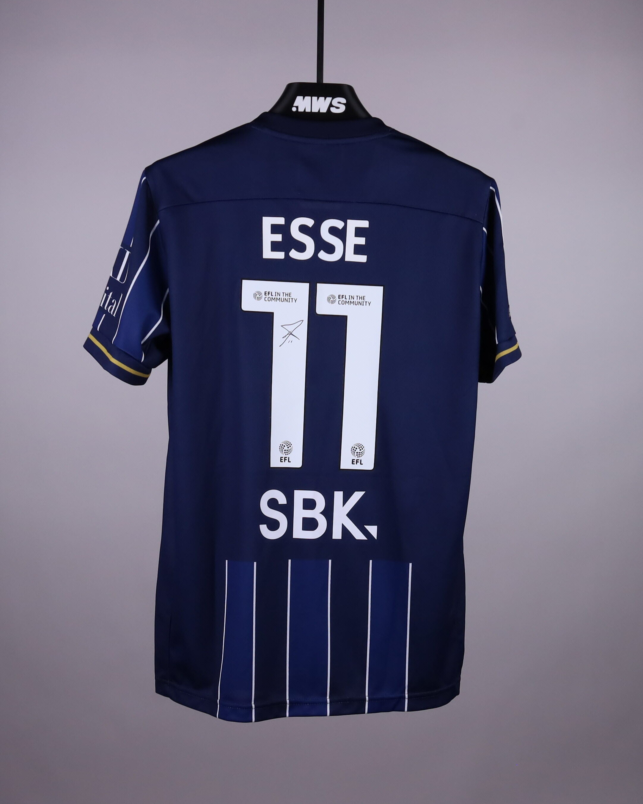 Romain Esse Millwall shirt