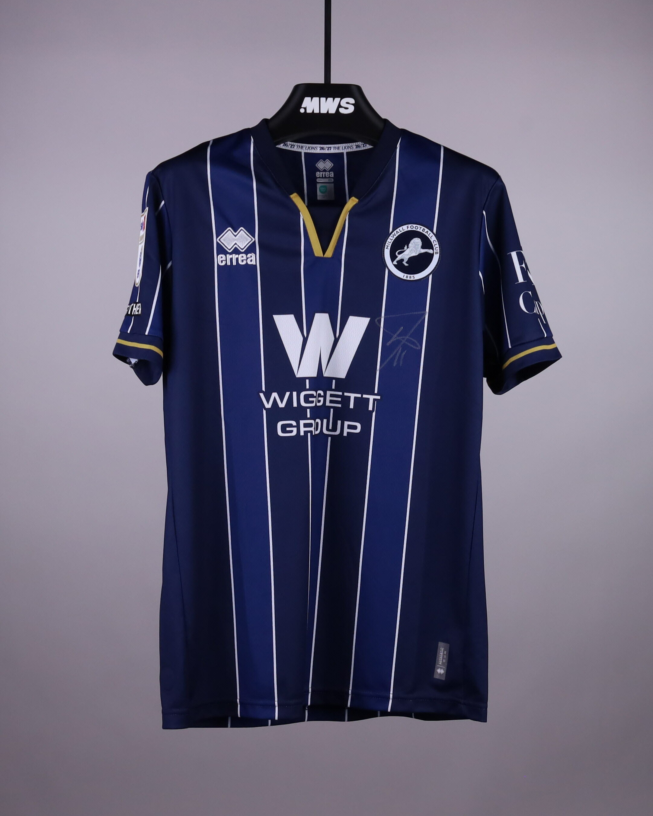 Romain Esse Millwall shirt