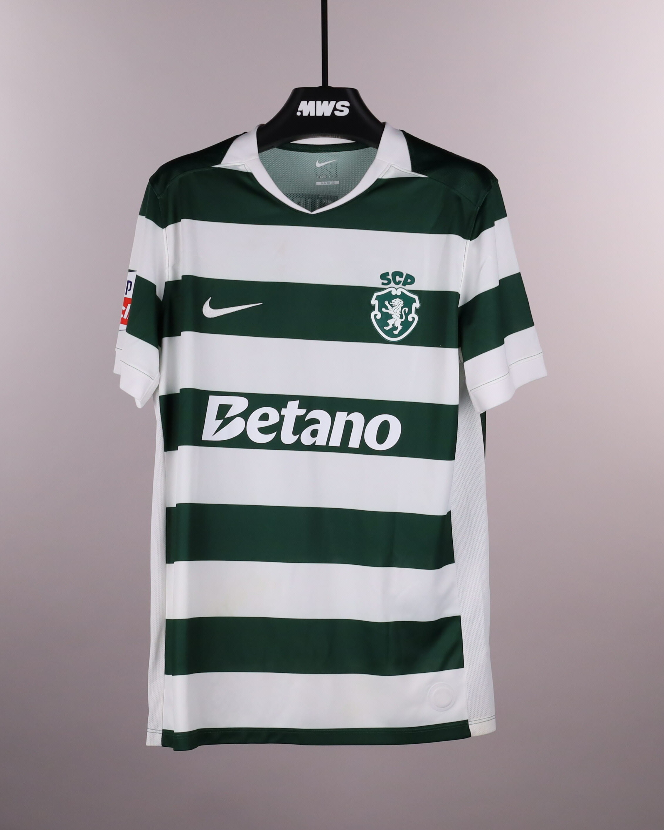 Zeno Debast Sporting CP shirt