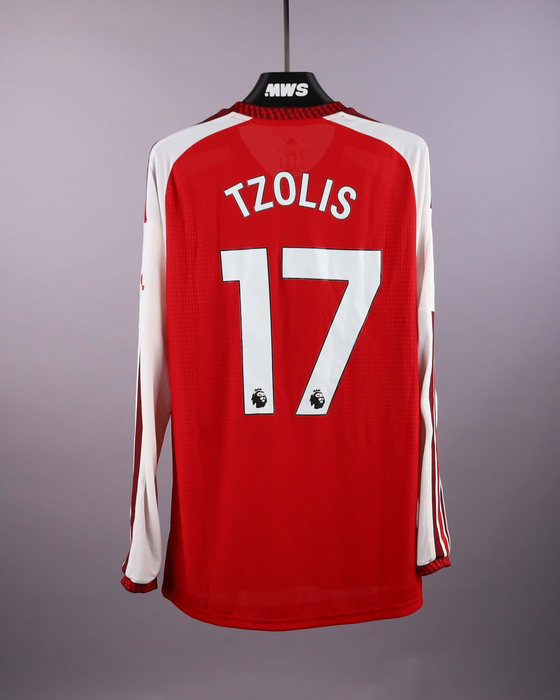 Arsenal-Trikot von Christos Tzolis