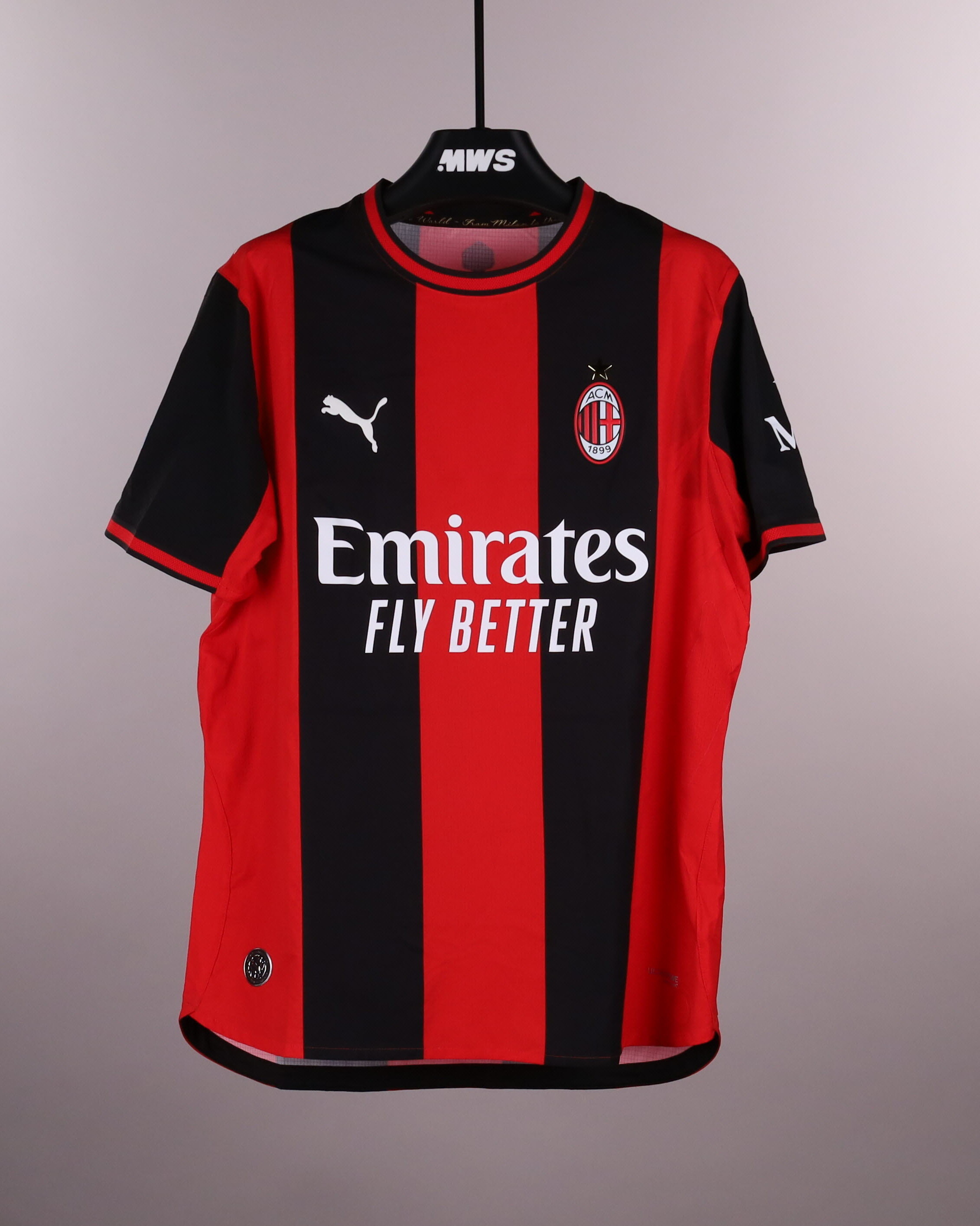 Fikayo Tomori AC Milan shirt