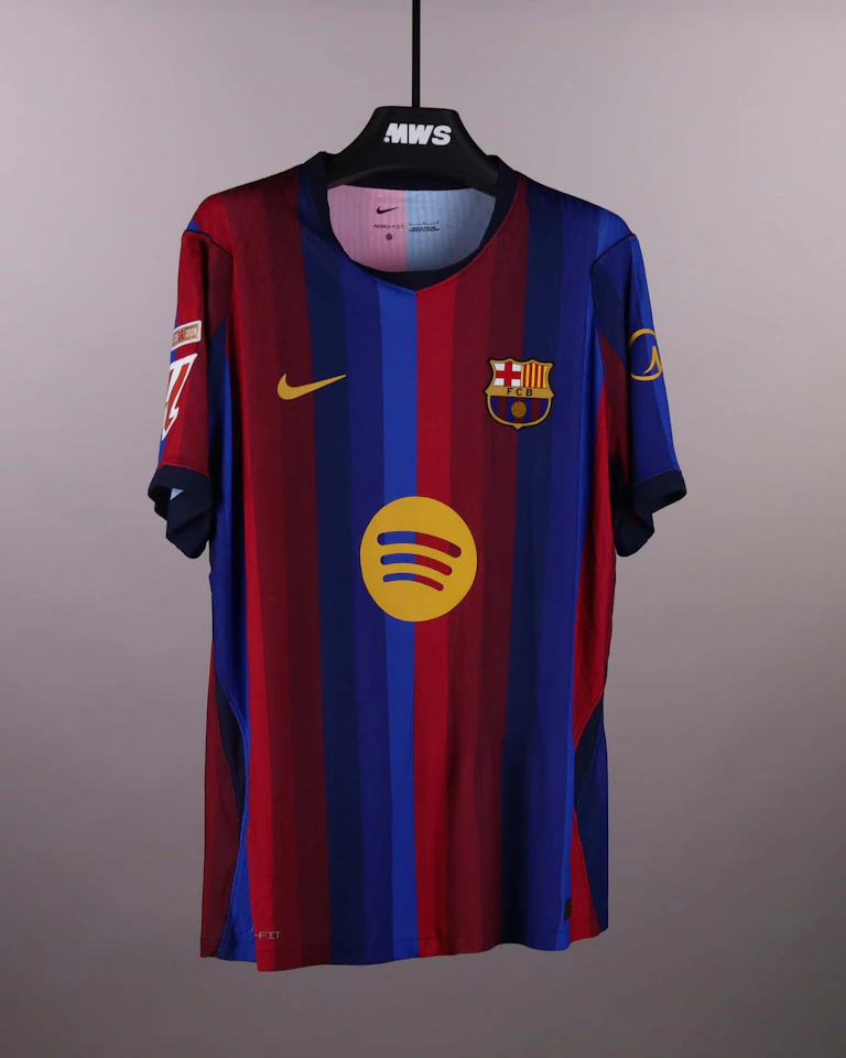 Pau Cubarsí FC Barcelona shirt