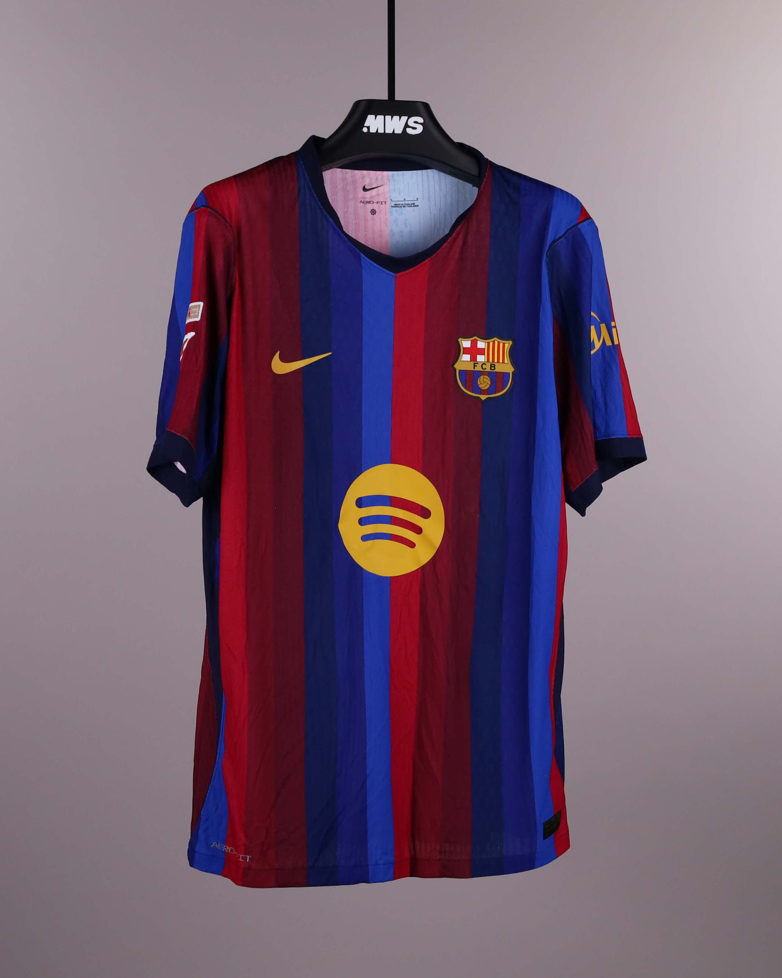 Pau Cubarsí FC Barcelona shirt