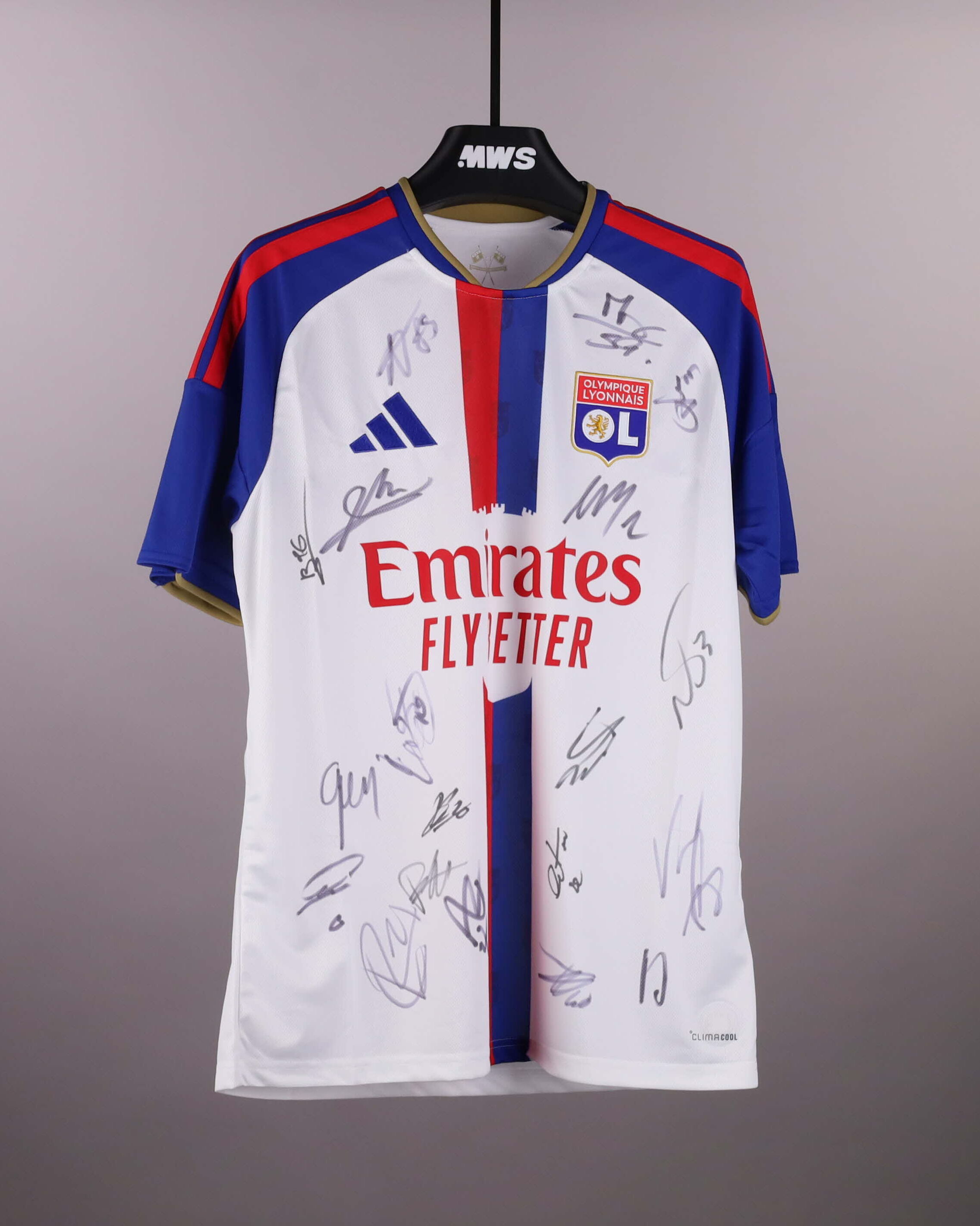 Squad Signed Shirt Olympique Lyonnais shirt