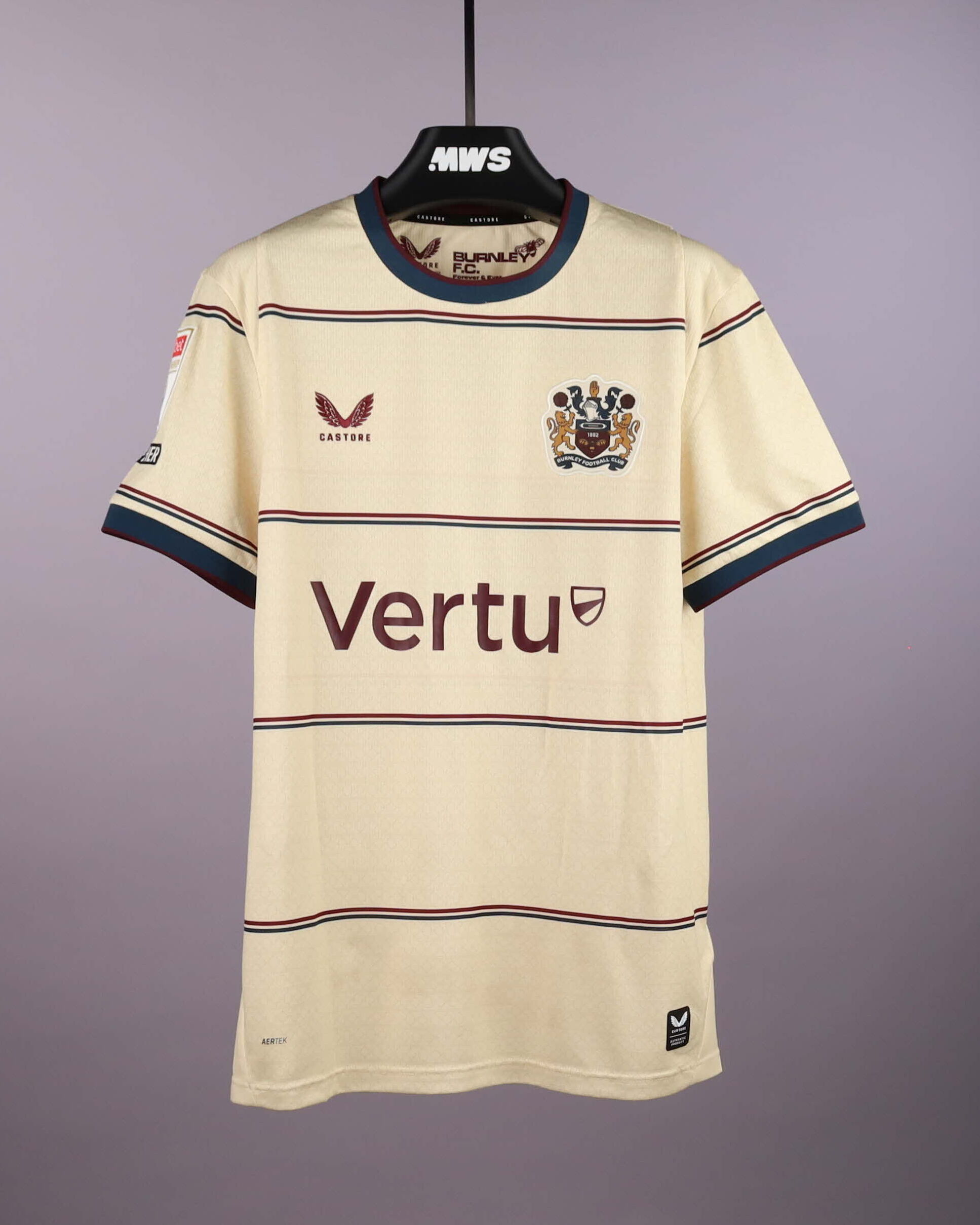 Burnley 팀의 Largie Ramazani 셔츠