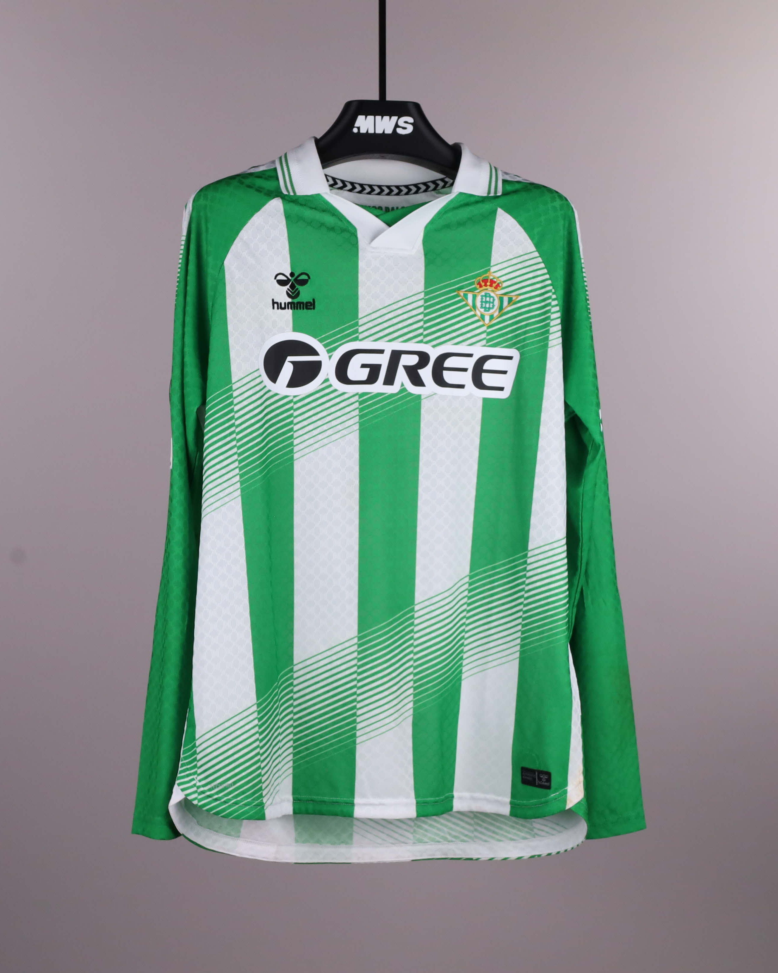 Troy Parrott Real Betis shirt
