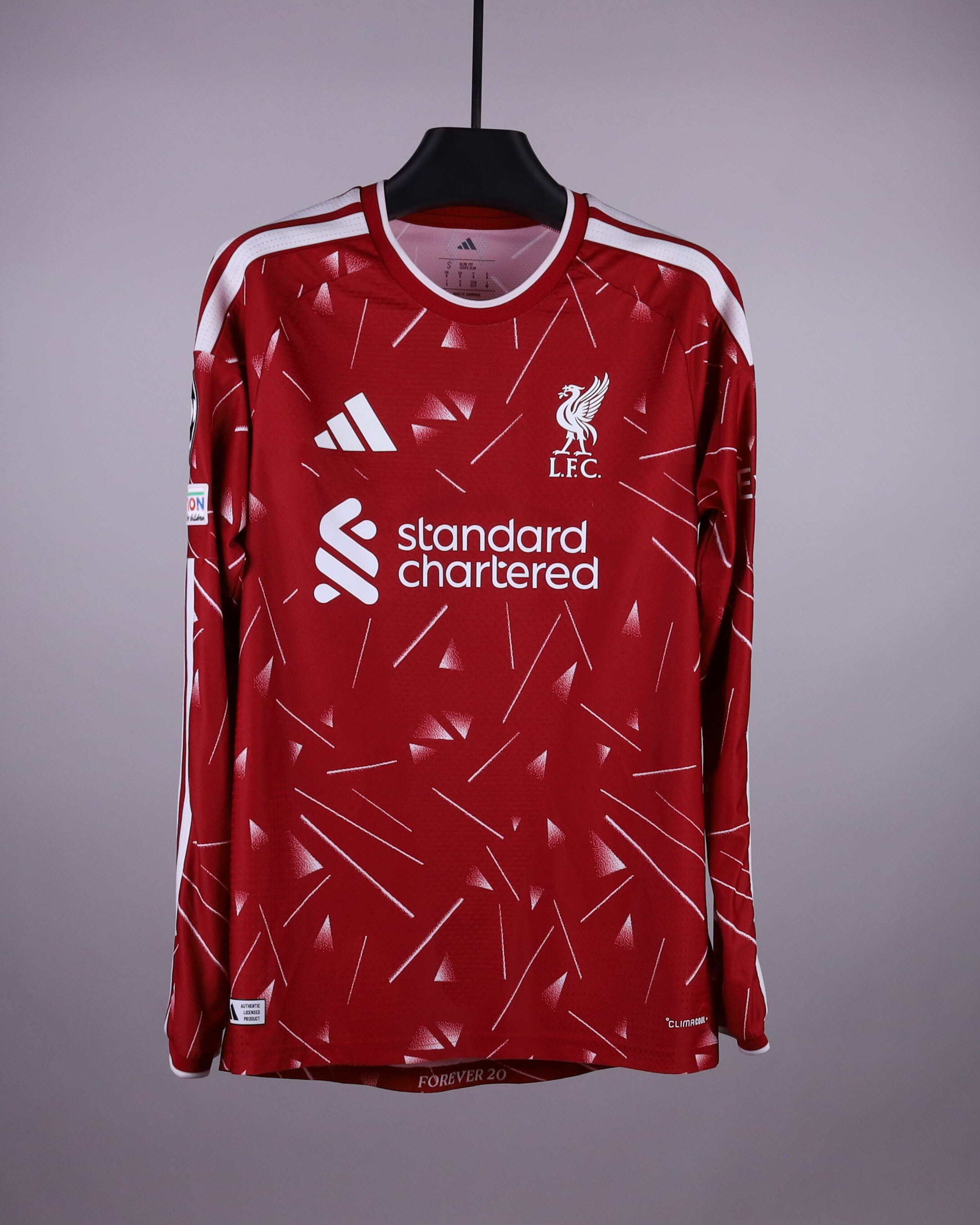 Alexis Mac Allister Liverpool のシャツ