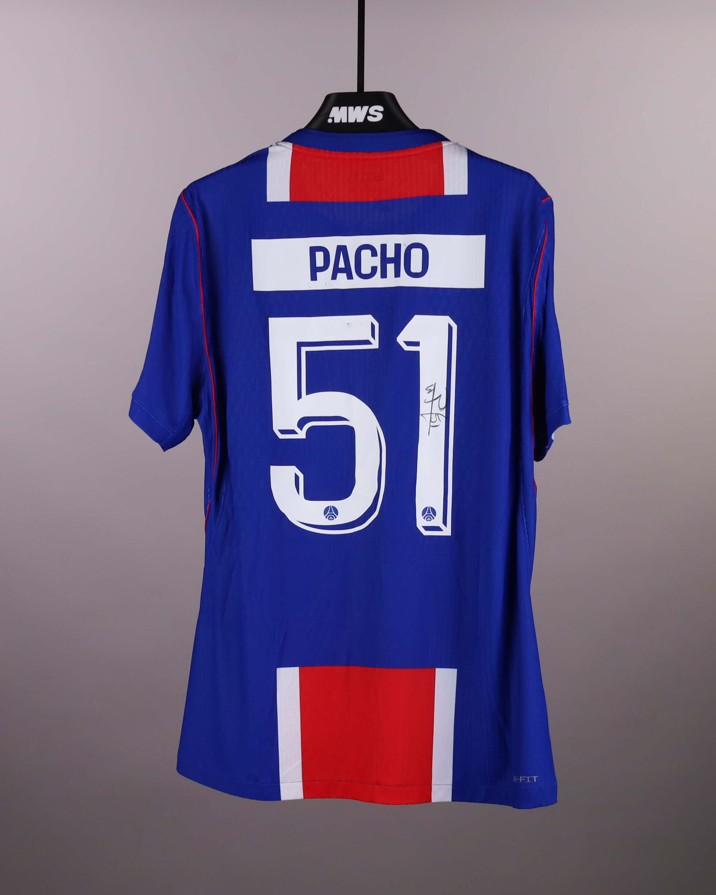 Willian Pacho Paris Saint-Germain shirt