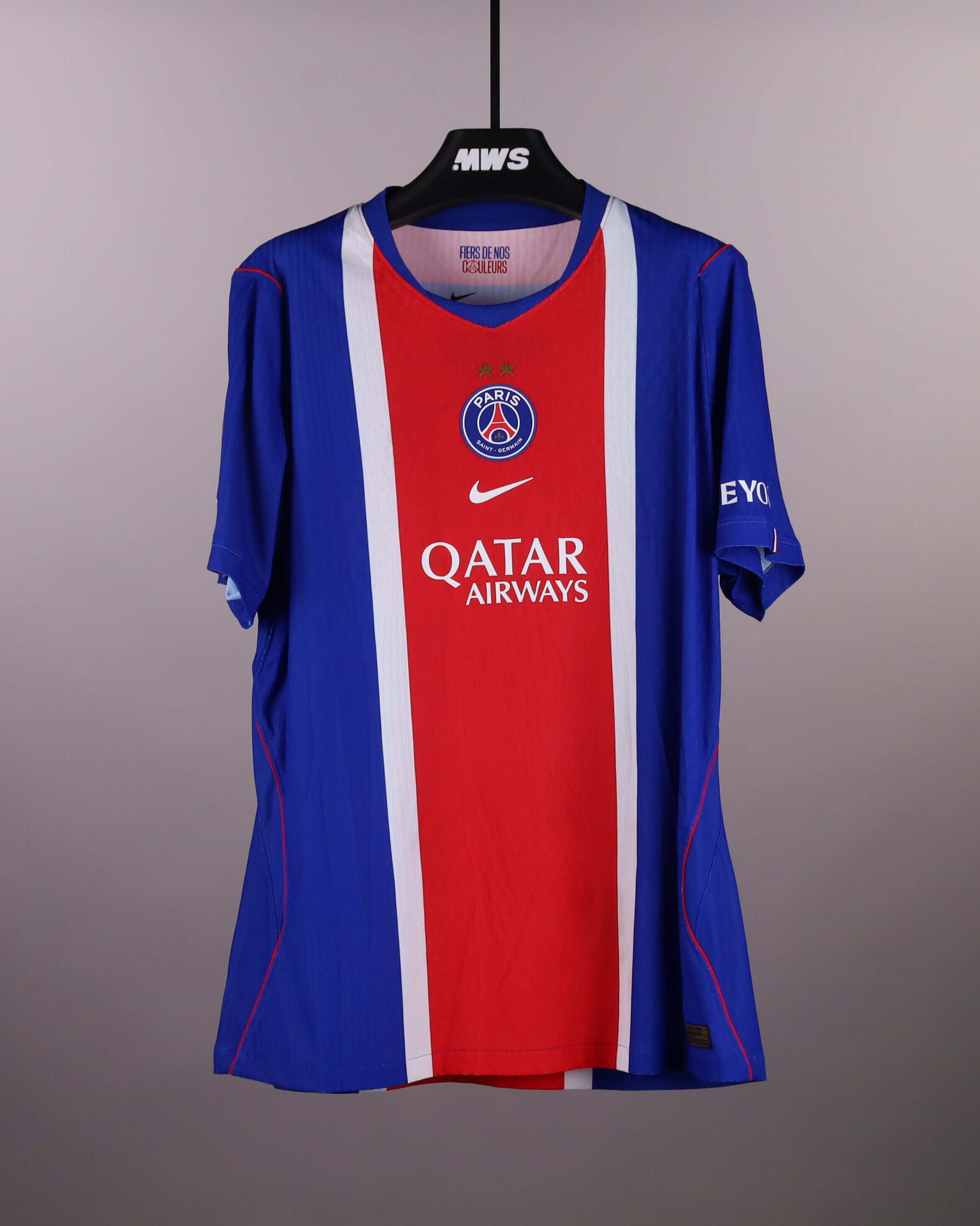 Willian Pacho Paris Saint-Germain shirt