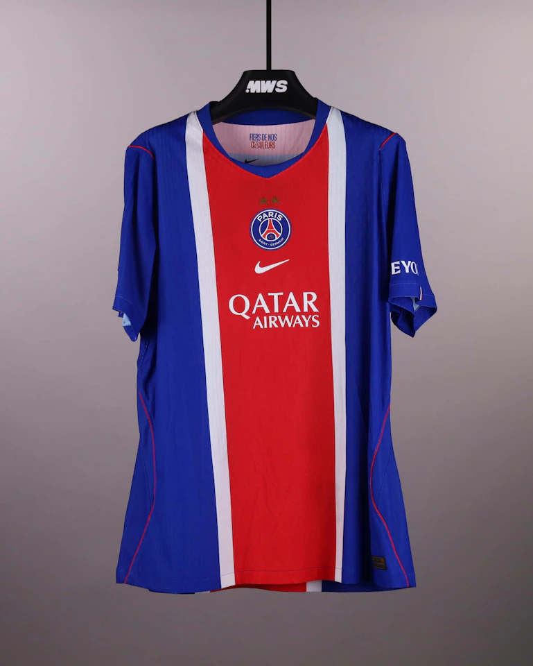Willian Pacho Paris Saint-Germain shirt