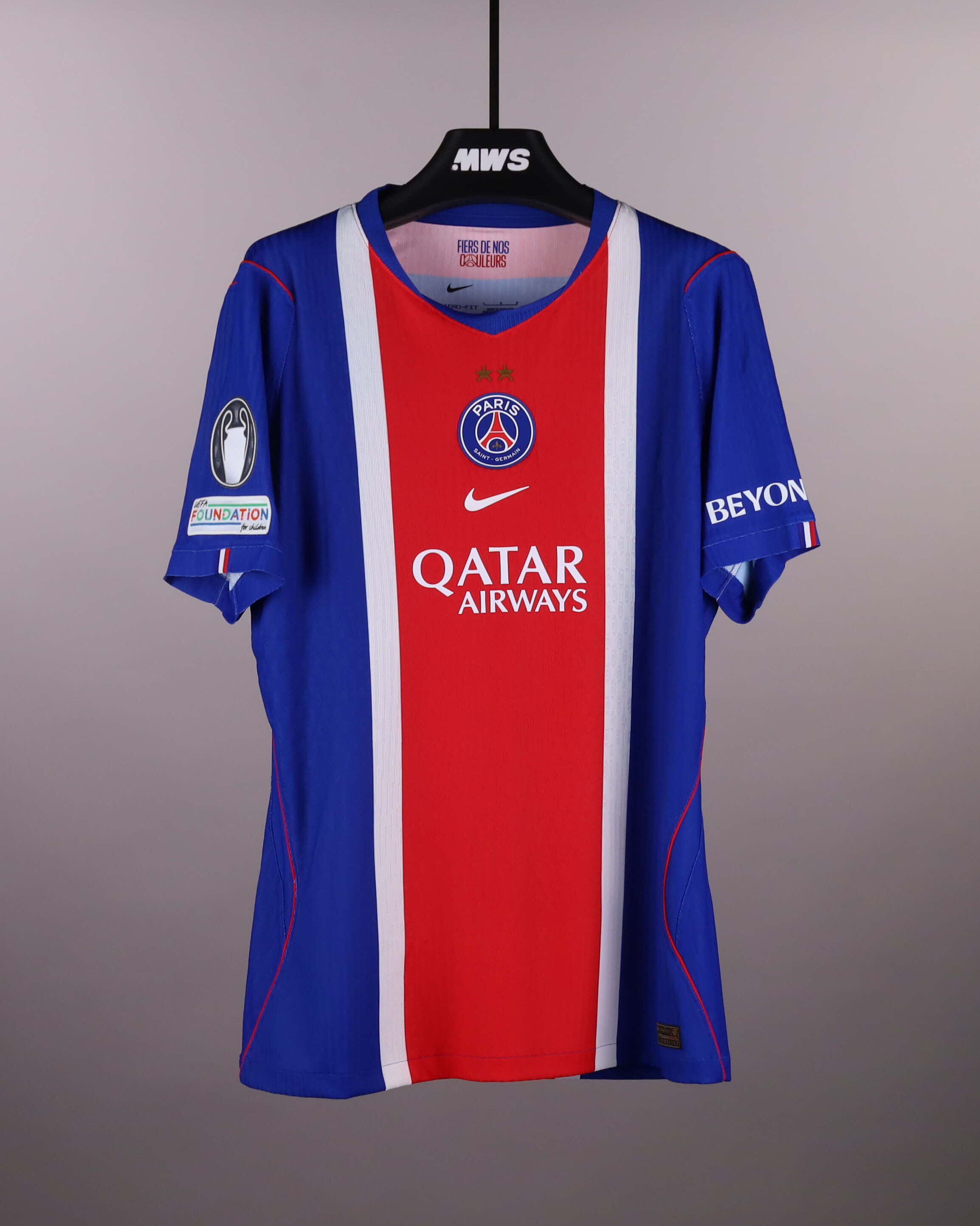 João Neves Paris Saint-Germain shirt