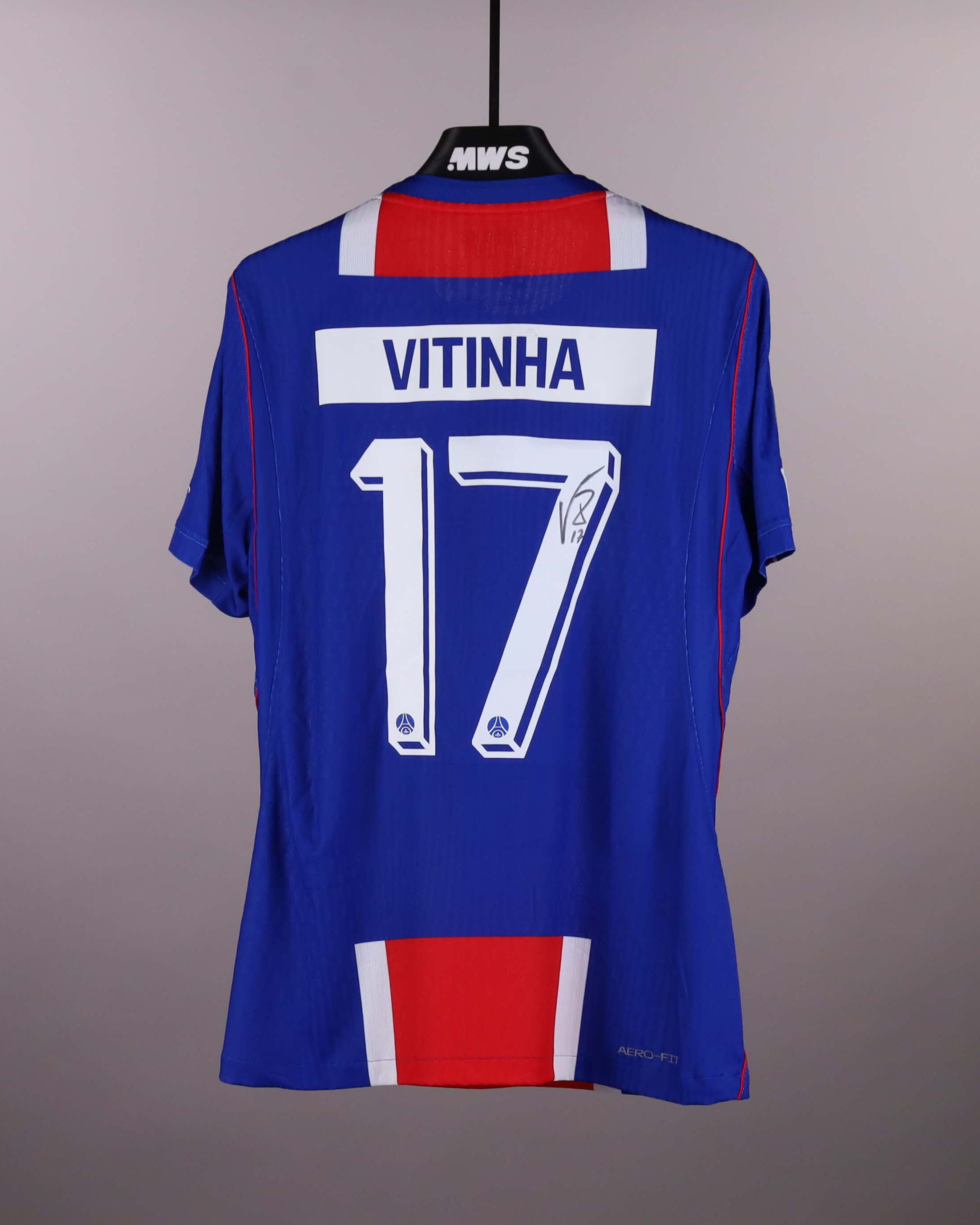 Vitinha Paris Saint-Germain shirt
