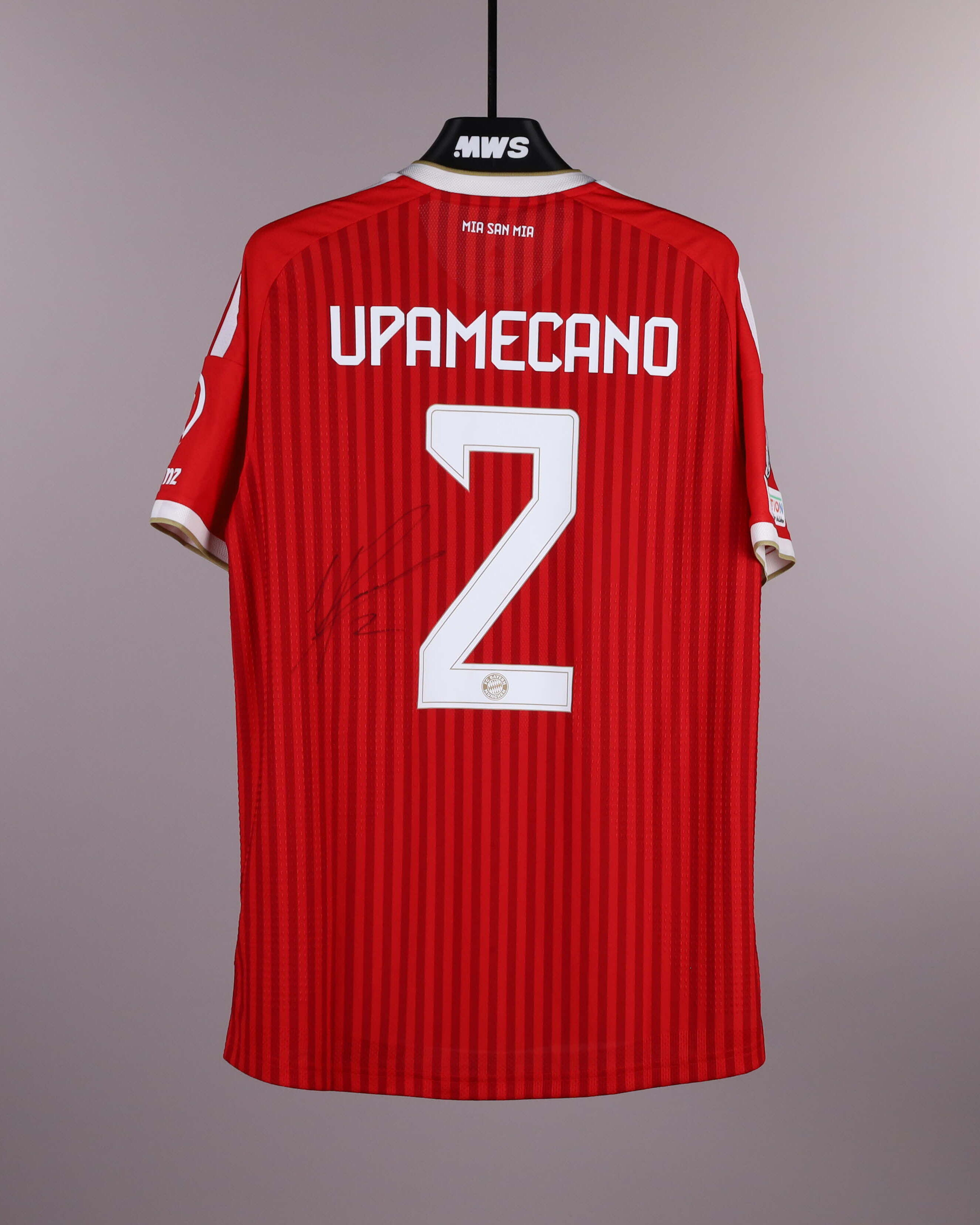 Dayot Upamecano FC Bayern München shirt