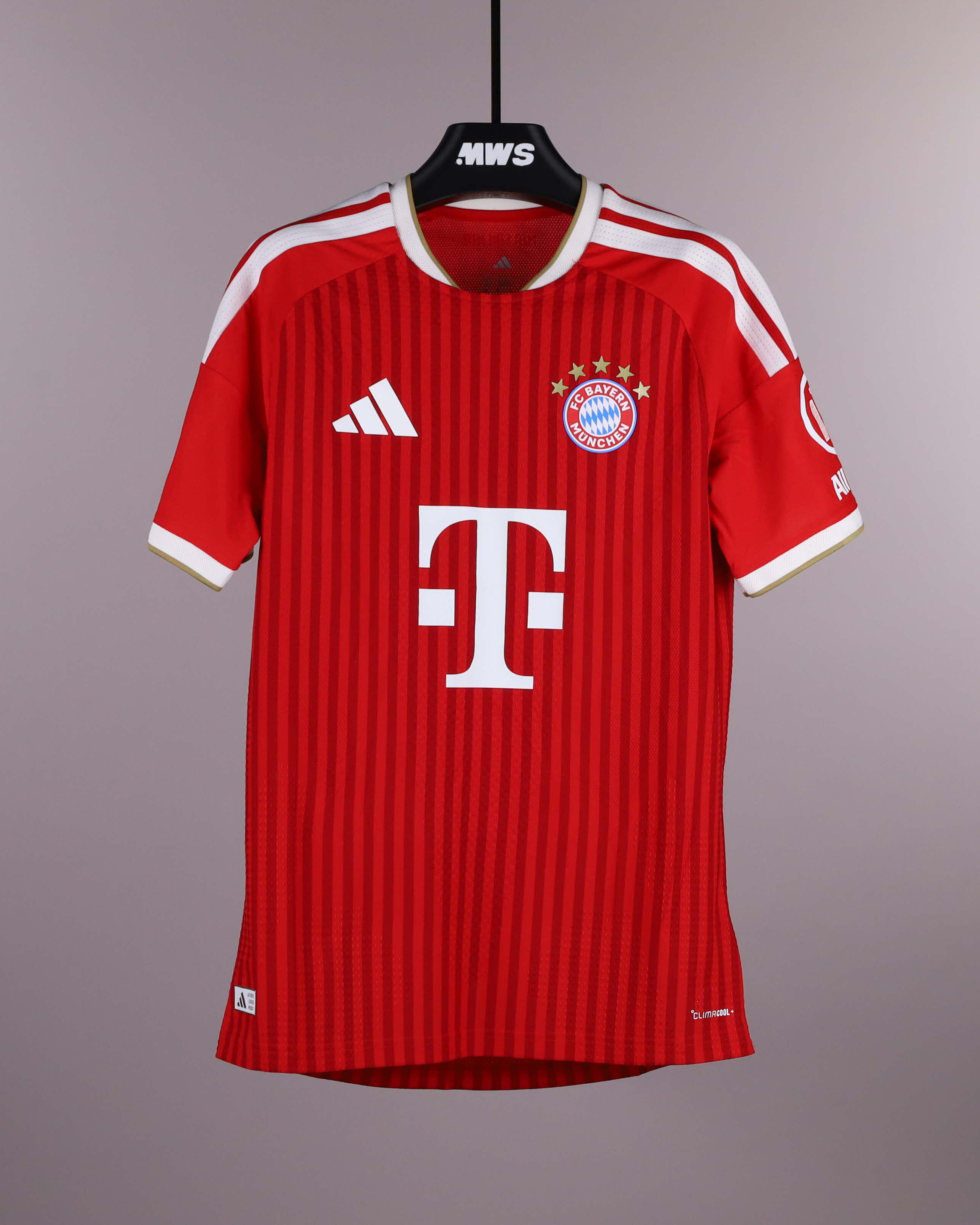 Konrad Laimer FC Bayern München shirt