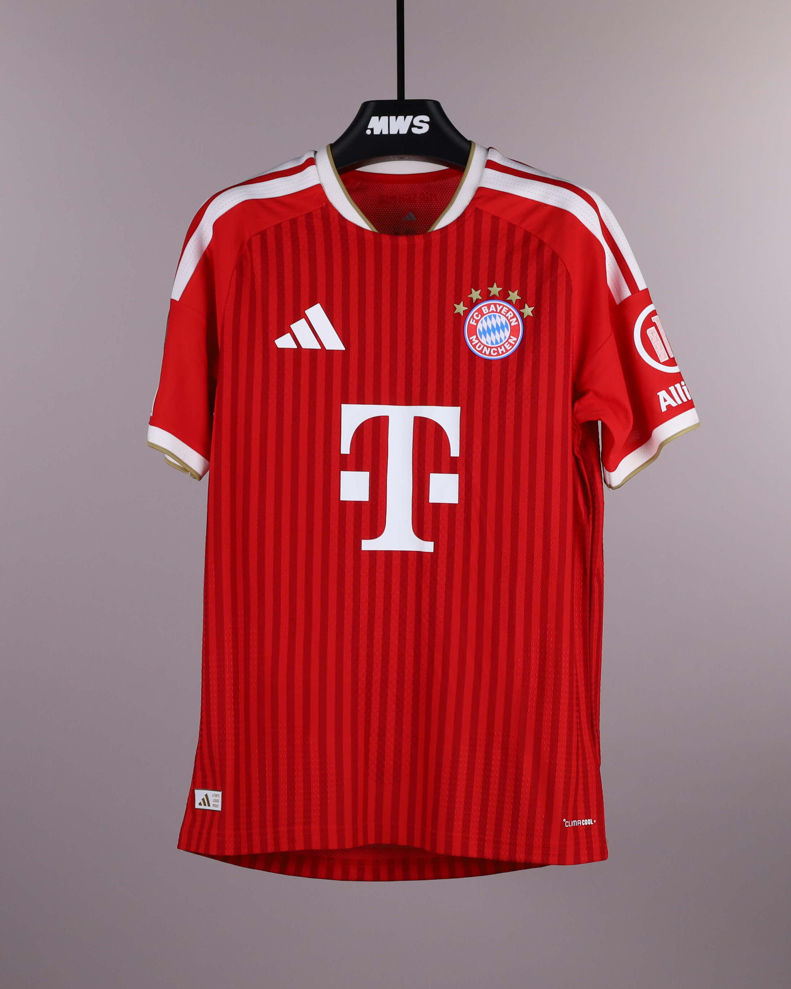 Luis Díaz FC Bayern München shirt