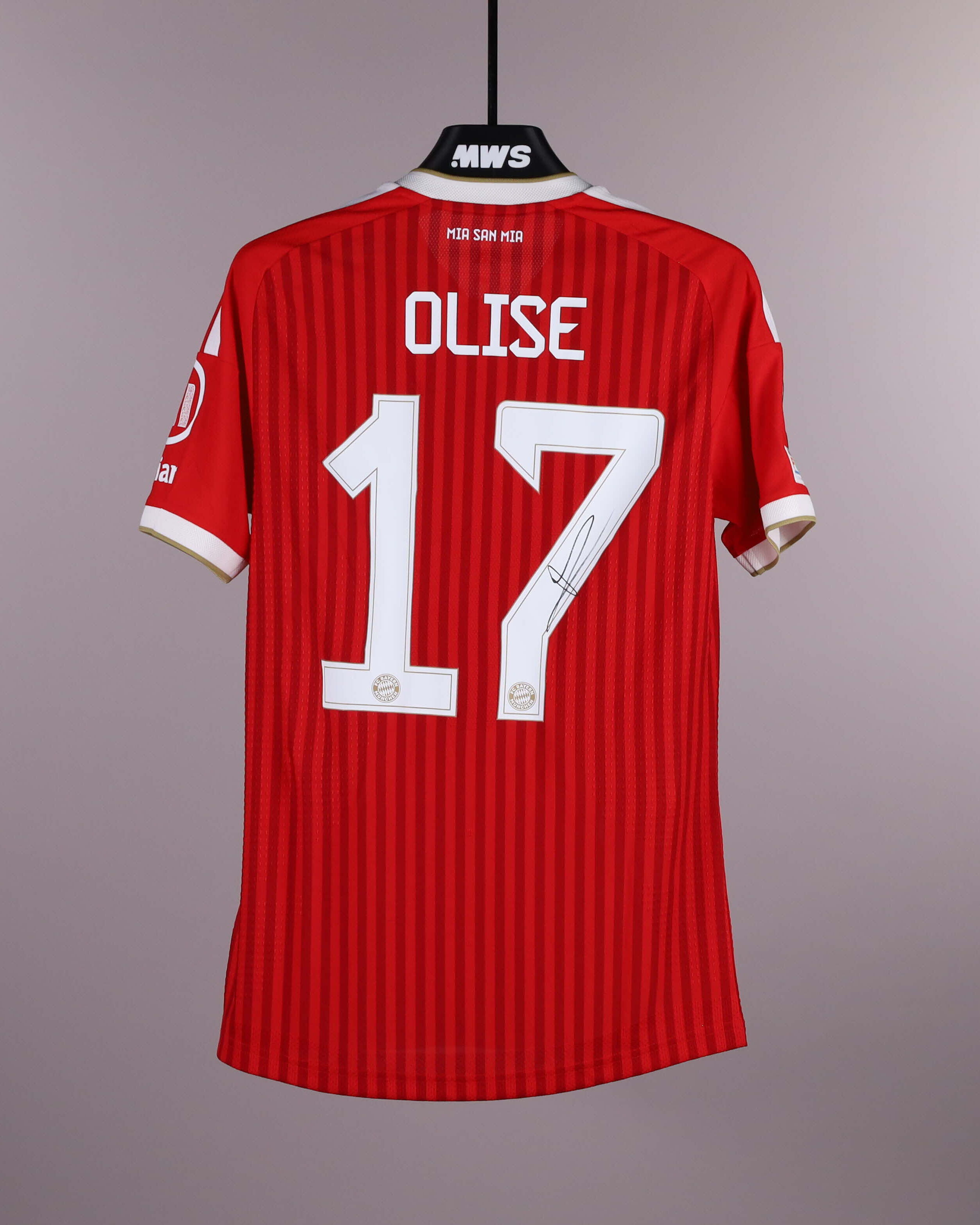 Michael Olise FC Bayern München shirt