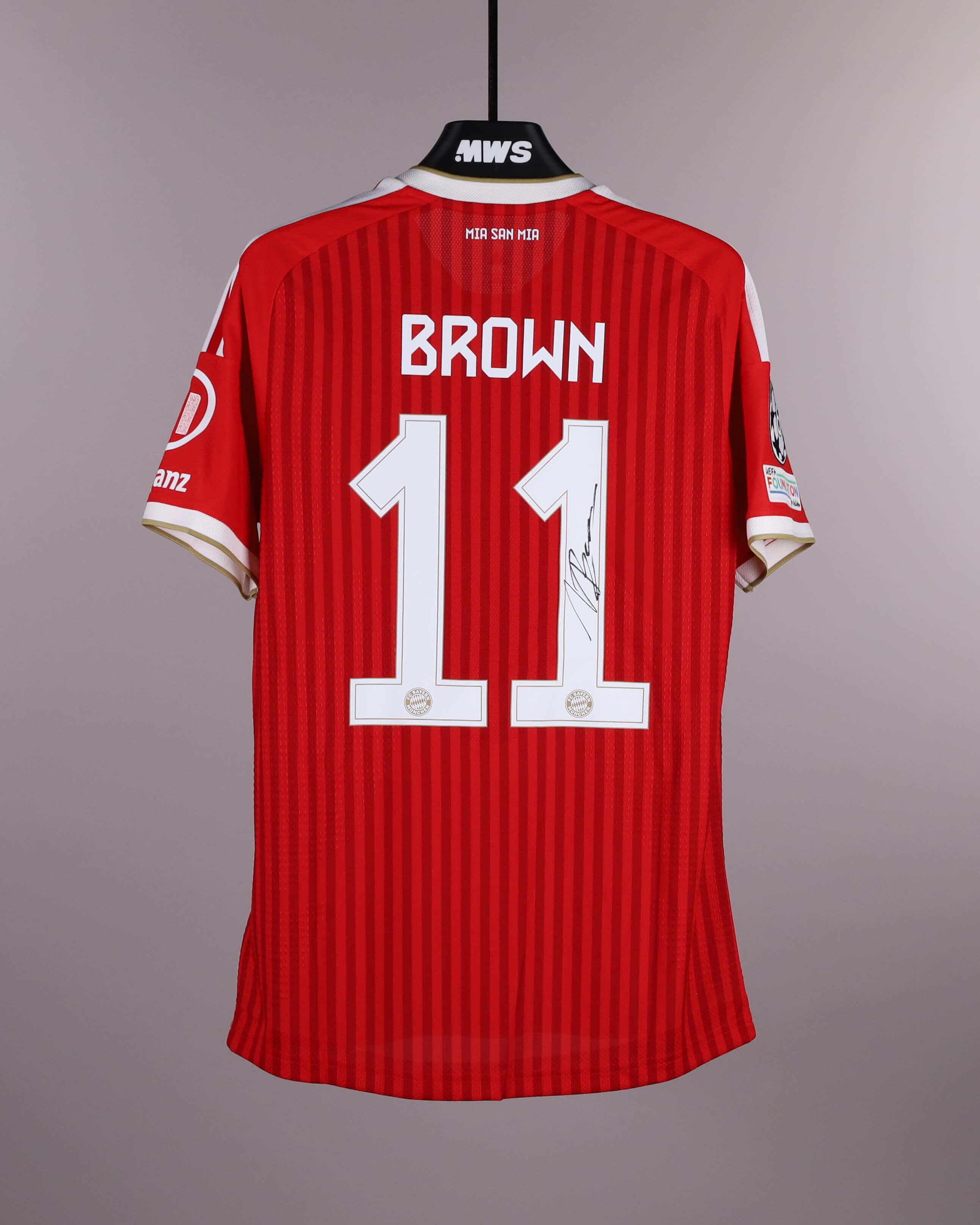 Nathaniel Brown FC Bayern München shirt