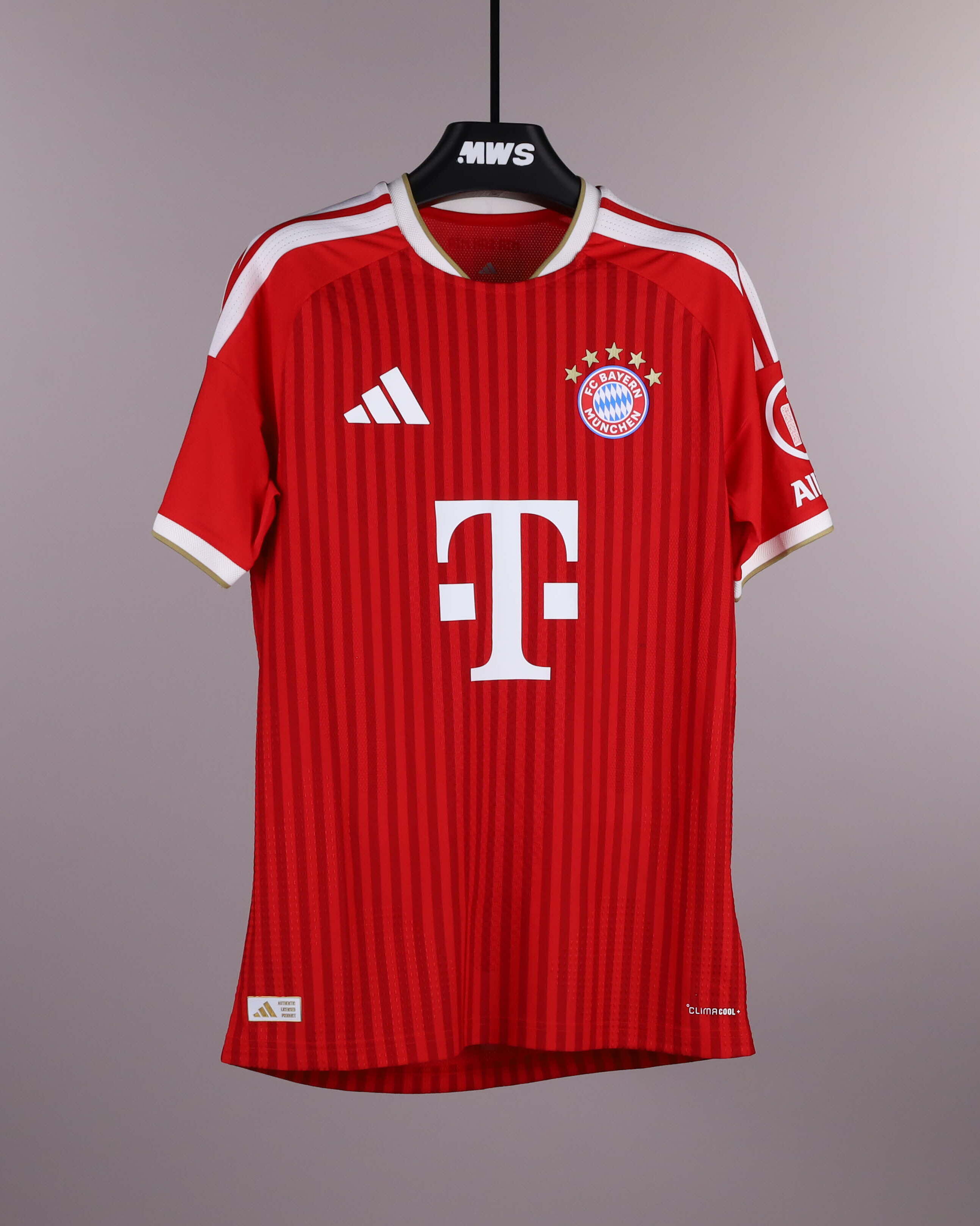 Nathaniel Brown FC Bayern München shirt