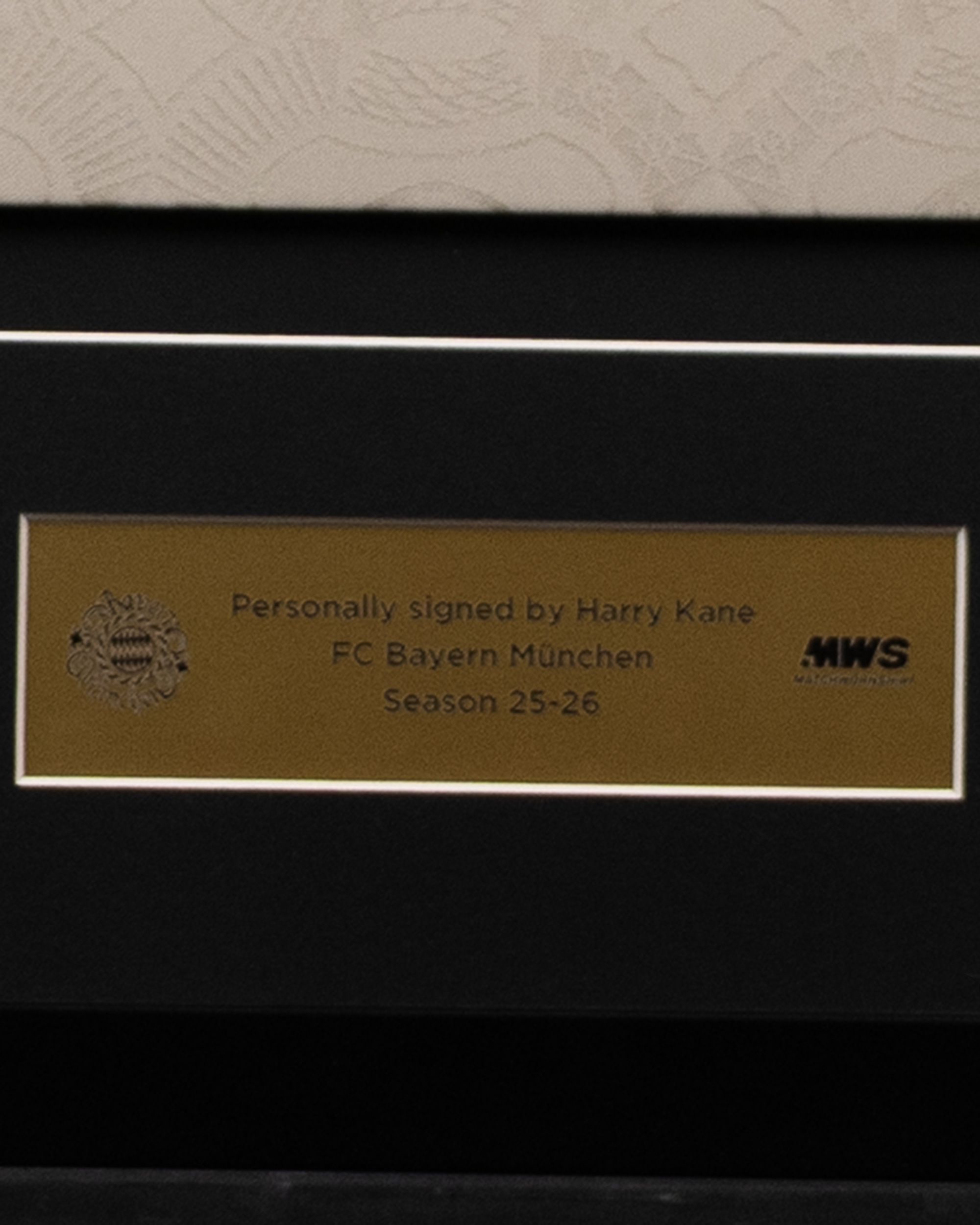 Harry Kane | Framed Signed 2025 Wiesn Shirt