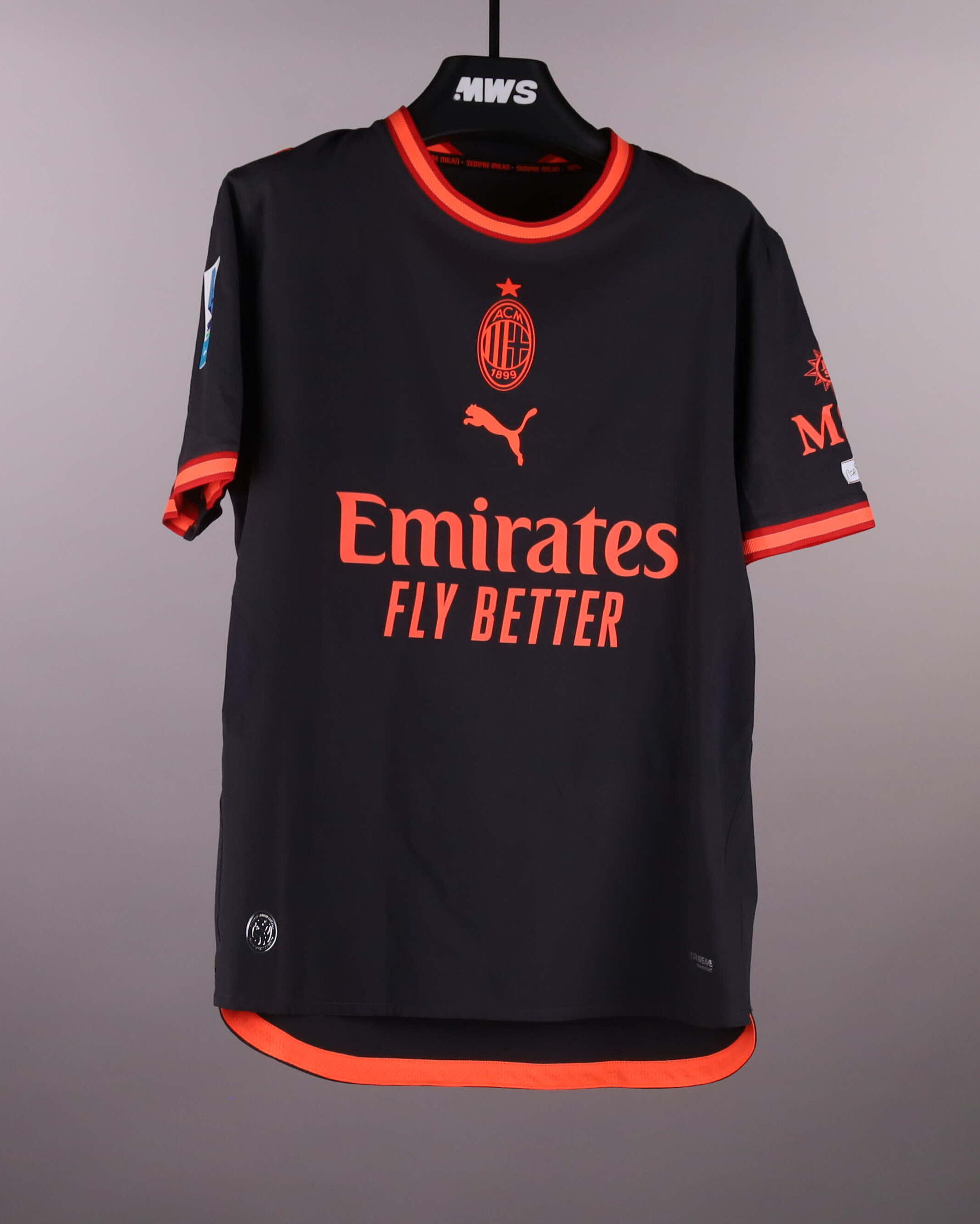 Fikayo Tomori AC Milan shirt