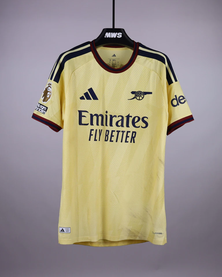 Bukayo Saka Arsenal shirt