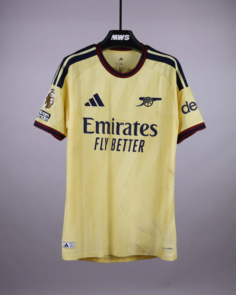 Bukayo Saka Arsenal shirt