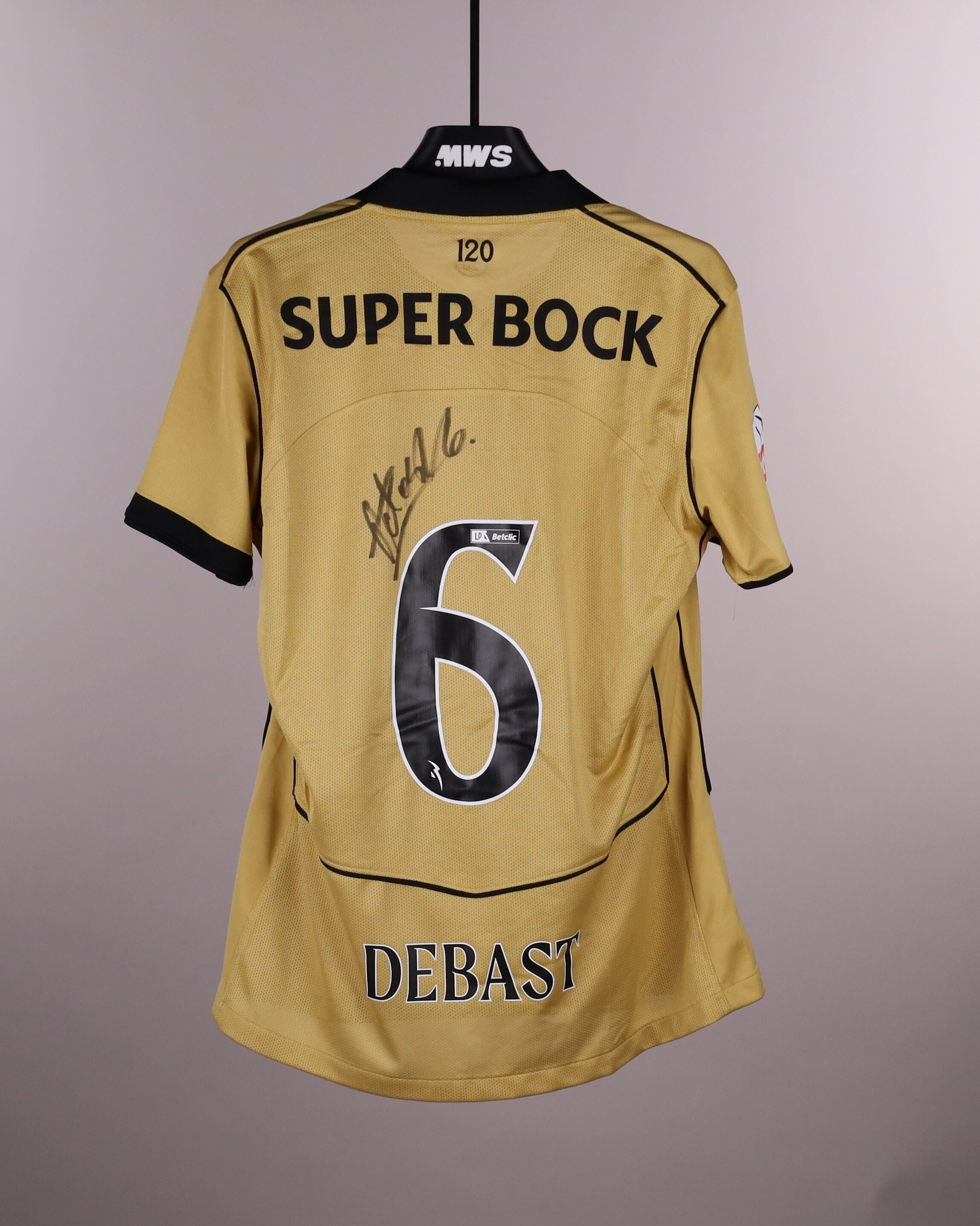 Zeno Debast Sporting CP shirt