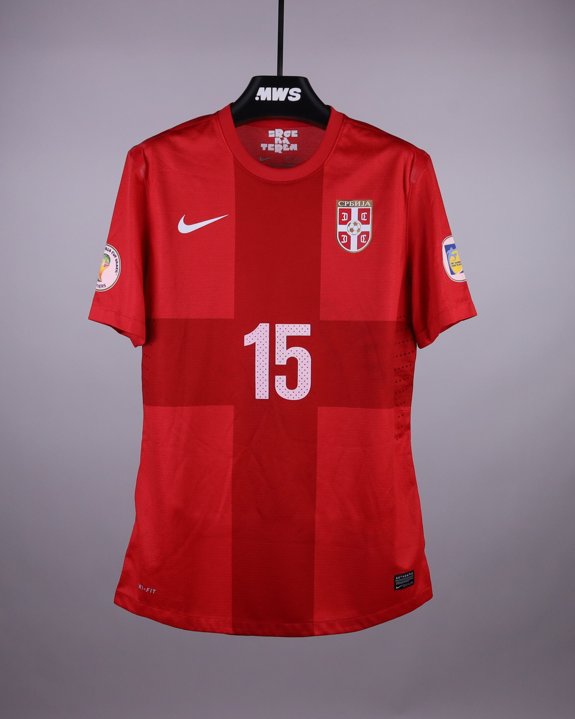 Ljubomir Fejsa Serbia camisa.