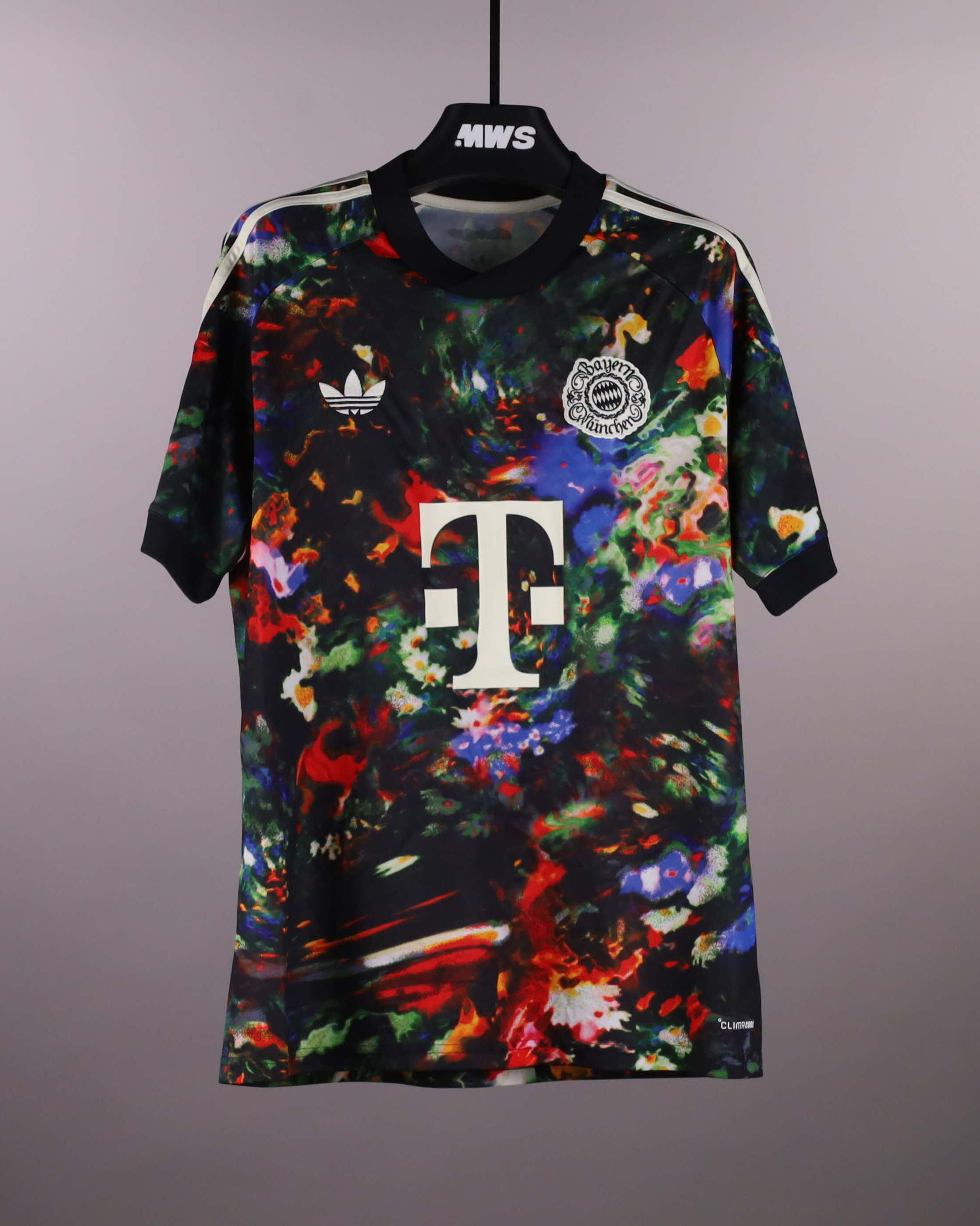 Dayot Upamecano FC Bayern München shirt