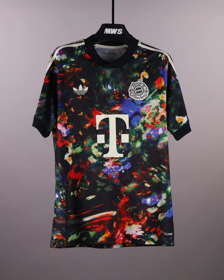 Dayot Upamecano FC Bayern München shirt