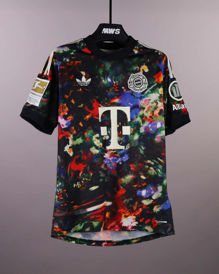 Luis Díaz FC Bayern München shirt