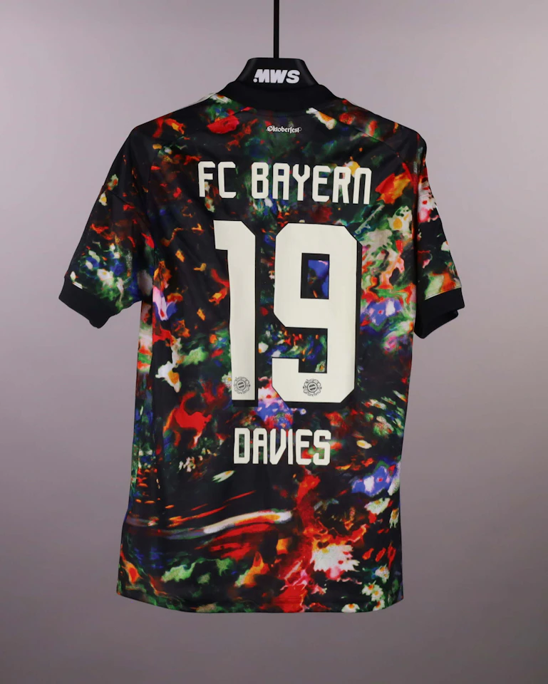 Alphonso Davies FC Bayern München shirt