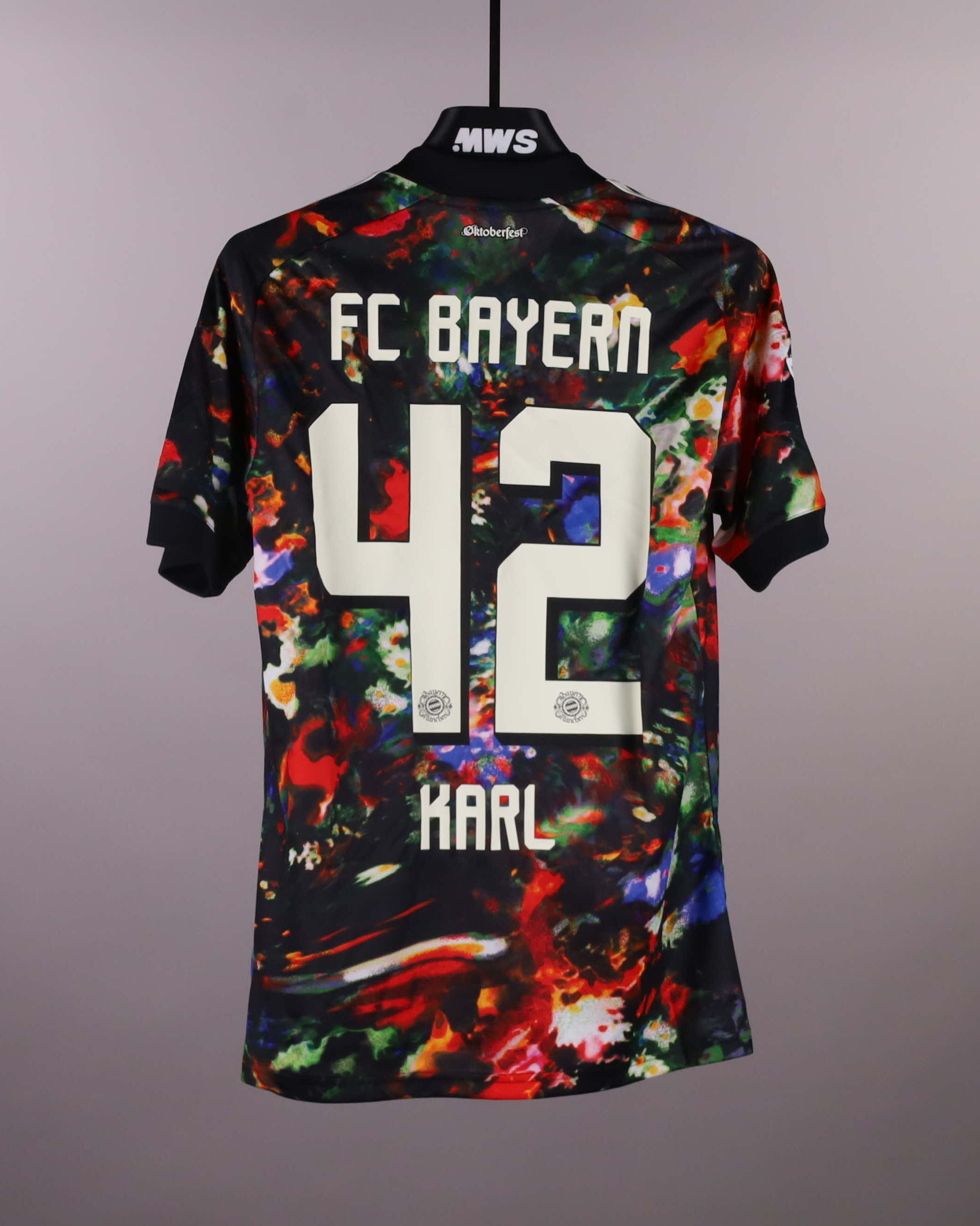 Lennart Karl FC Bayern München shirt