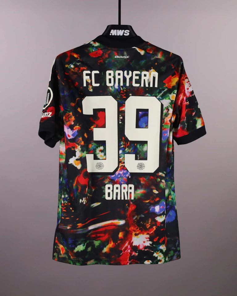 Bara Sapoko Ndiaye FC Bayern München shirt