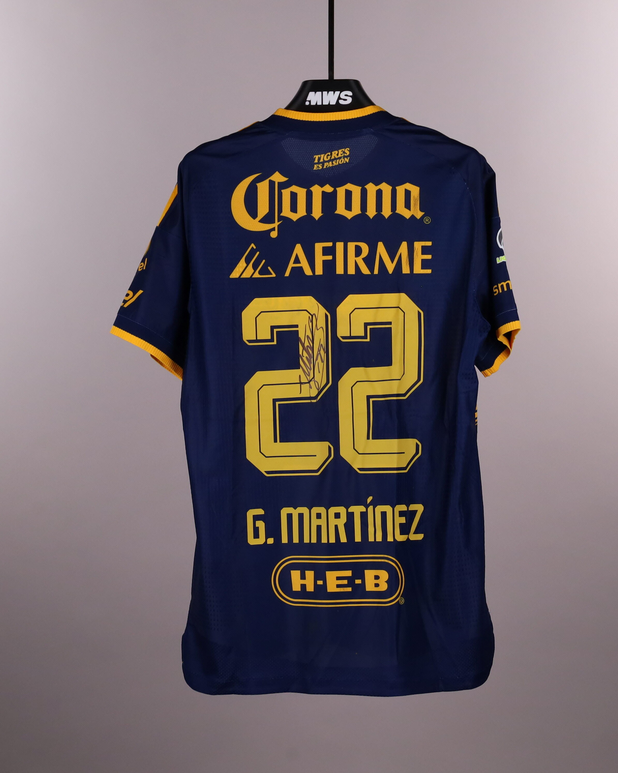 Guillermo Martínez Tigres UANL shirt